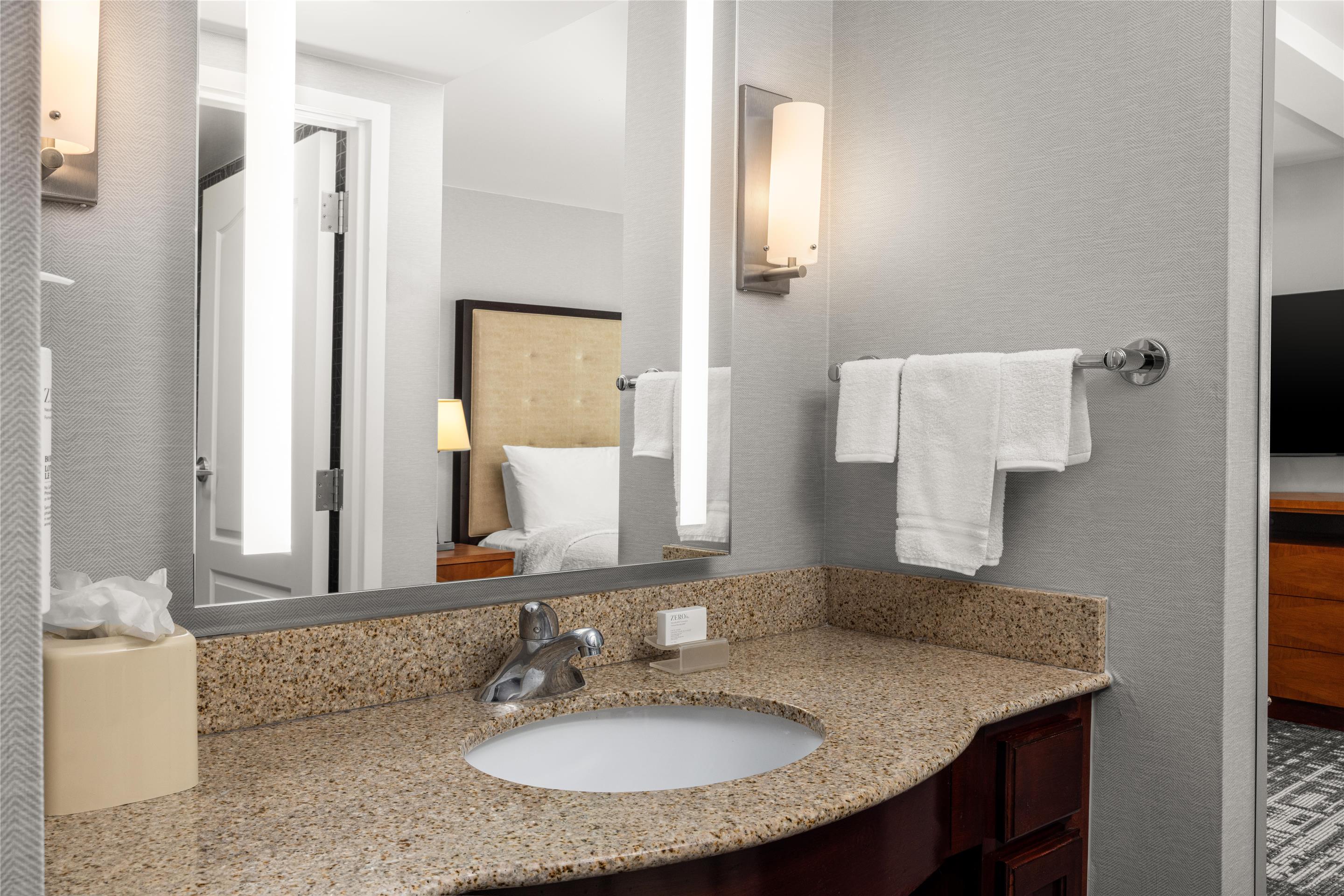 Guest room bath
