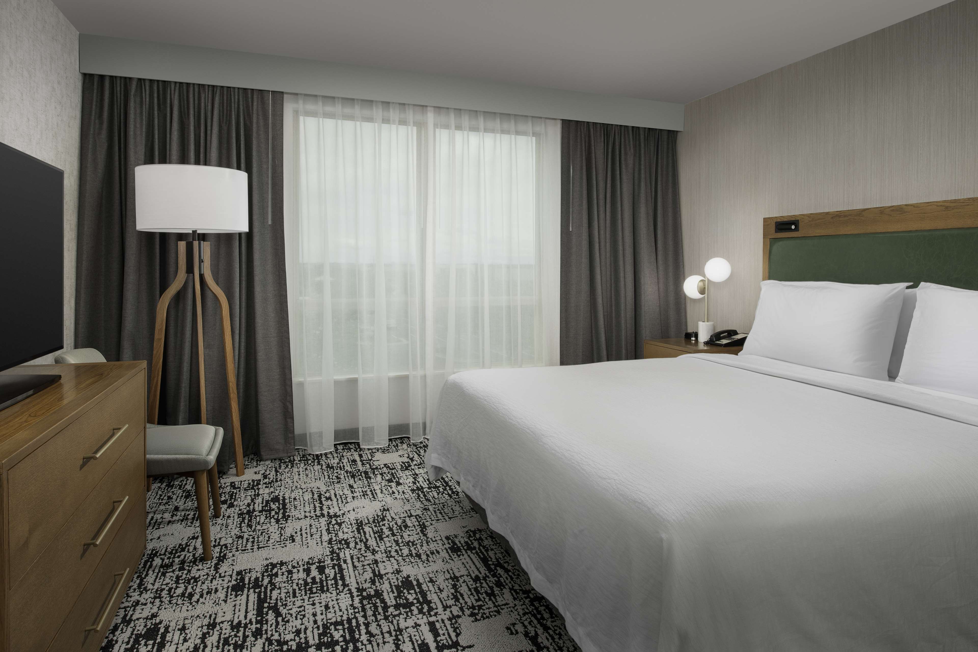 Embassy Suites Dulles - North/Loudoun Room Type - 1 KING MOB HEA ACC TUB STE