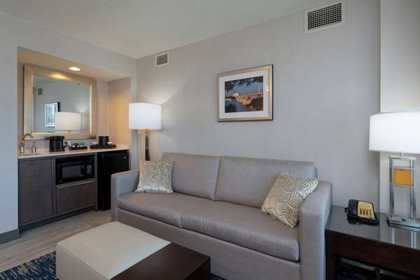  - Embassy Suites Old Town Alexandria - I-95 & I-495, Exit 176B