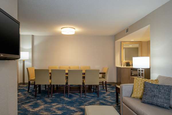  - Embassy Suites Old Town Alexandria - I-95 & I-495, Exit 176B