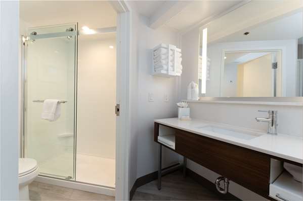  - Hampton Inn Arlington