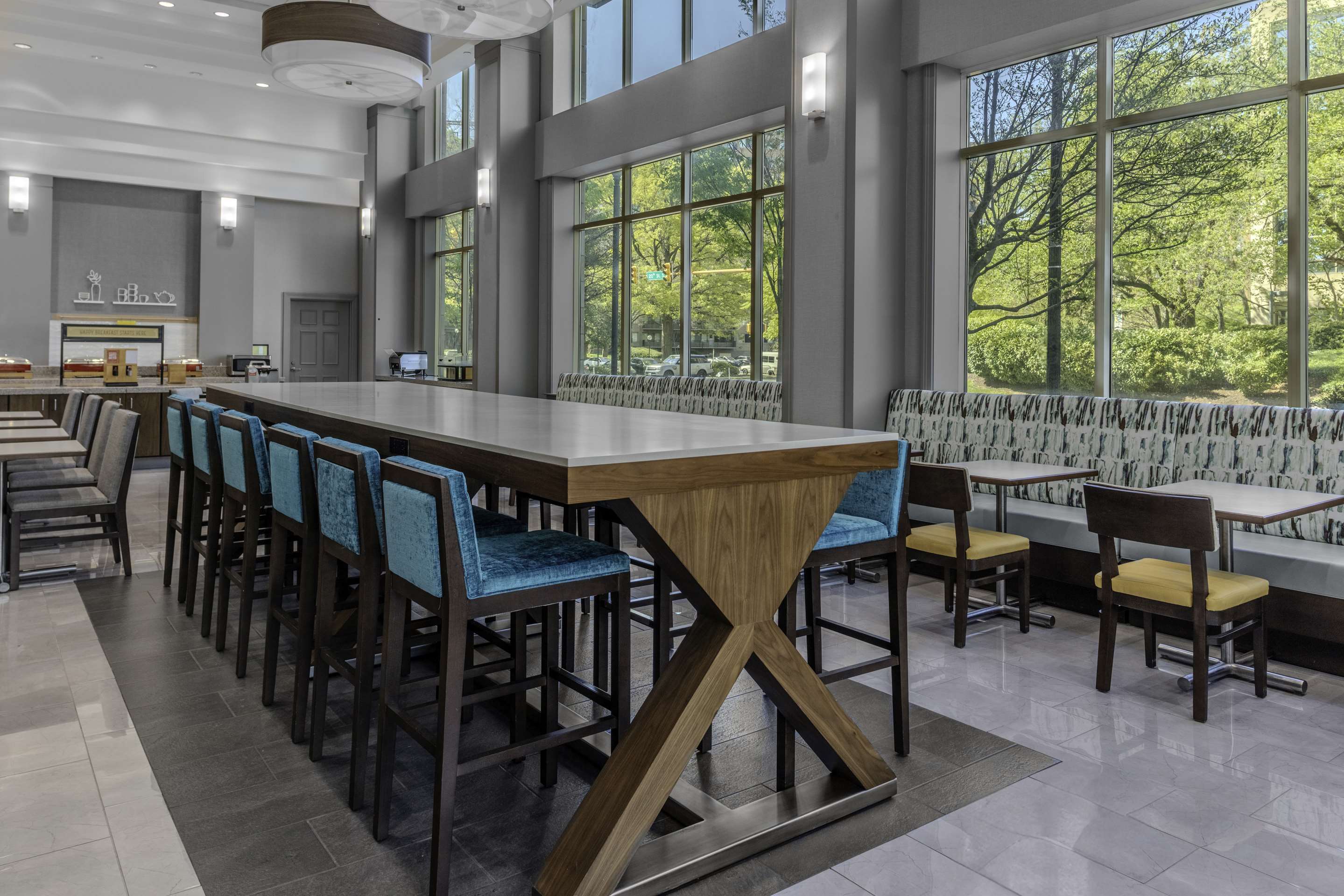 Lobby | Hampton Inn & Suites Arlington Crystal City DCA