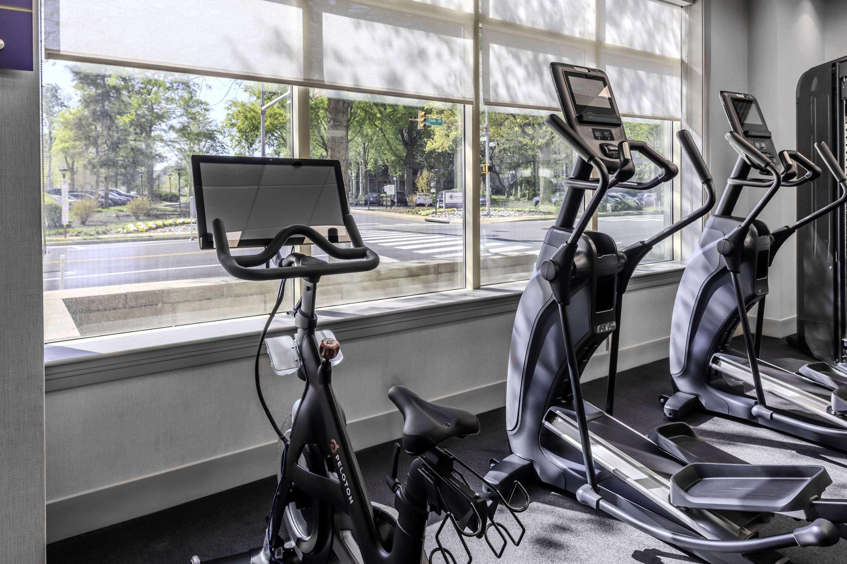 Health club fitness center gym | Hampton Inn & Suites Arlington Crystal City DCA