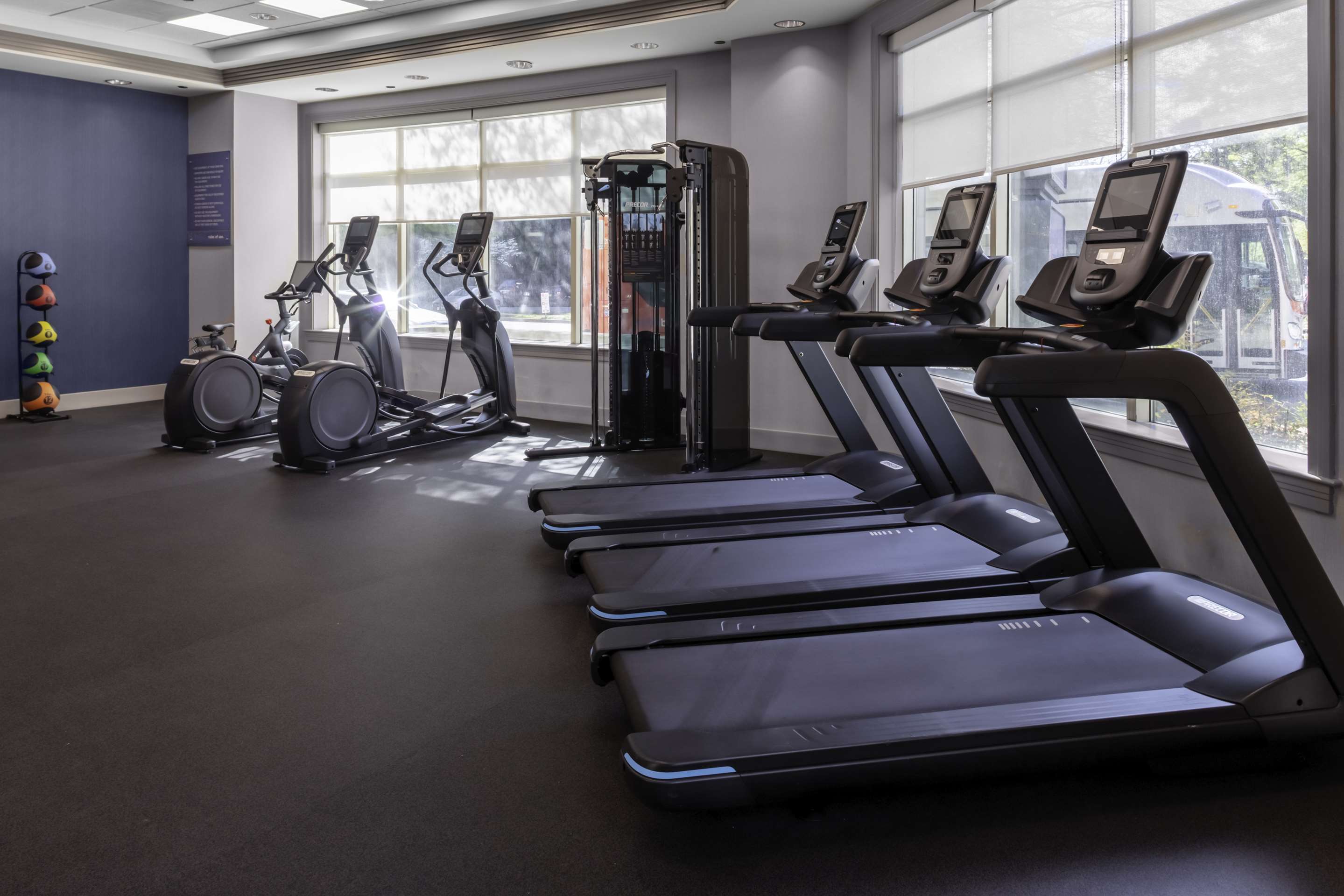 Health club fitness center gym | Hampton Inn & Suites Arlington Crystal City DCA