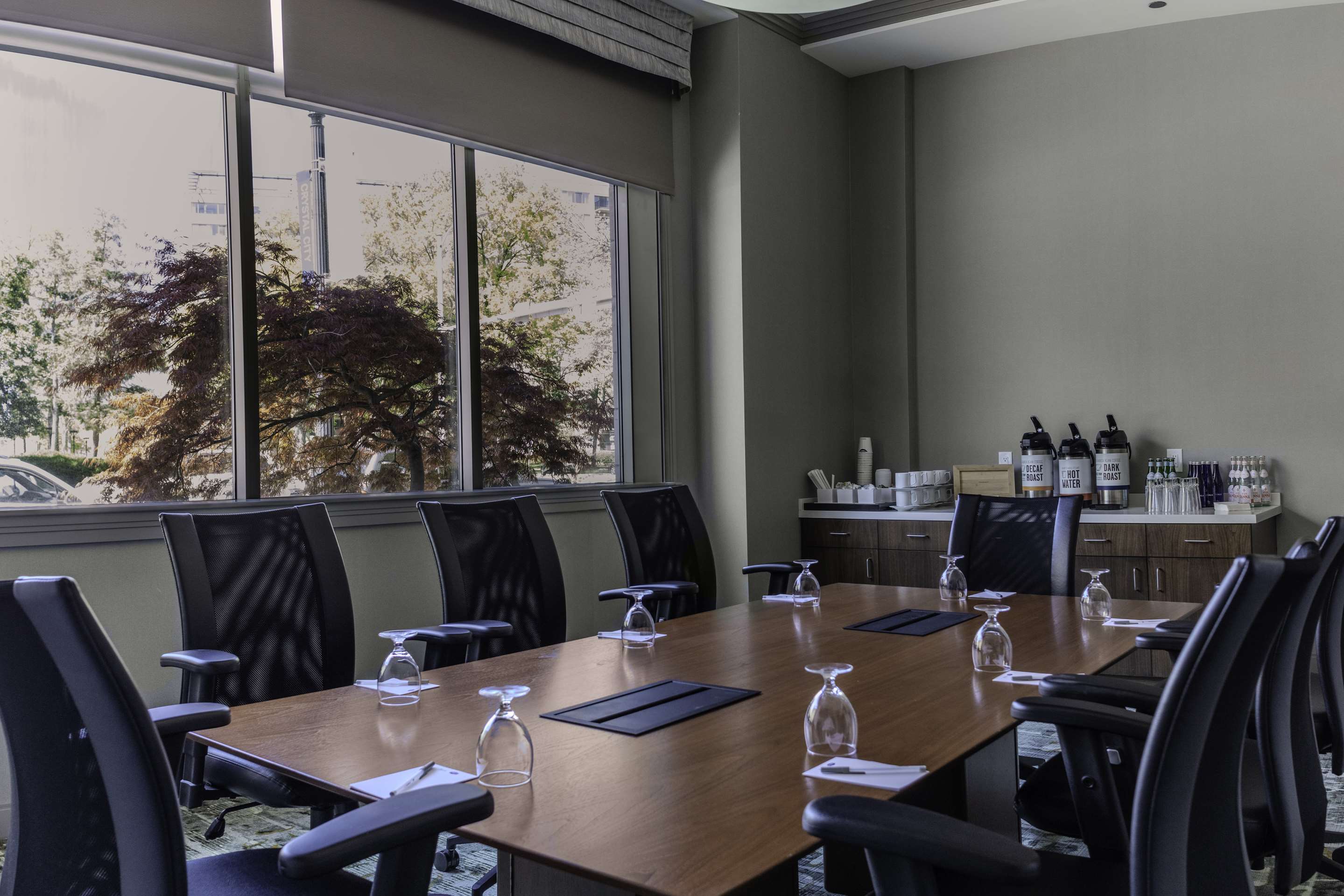 Meeting Room | Hampton Inn & Suites Arlington Crystal City DCA