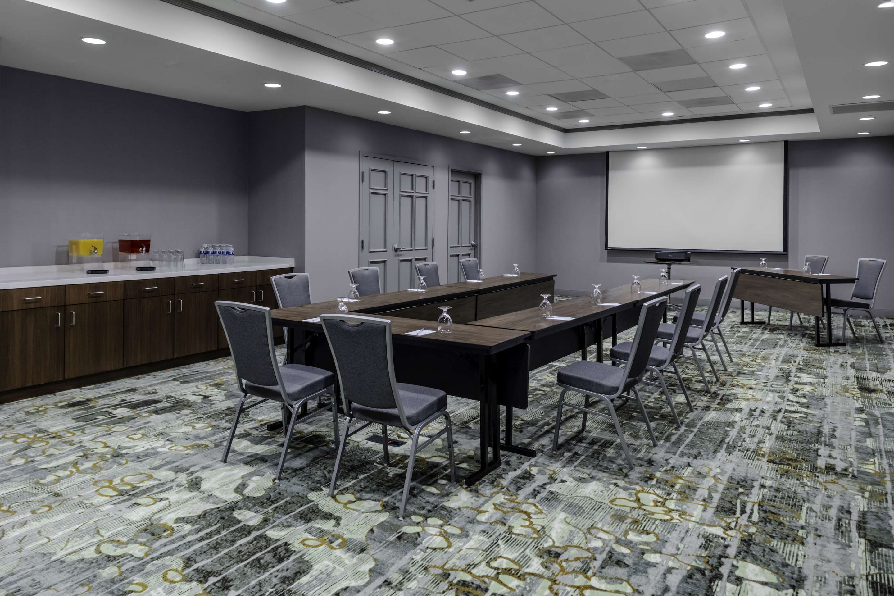Meeting Room | Hampton Inn & Suites Arlington Crystal City DCA