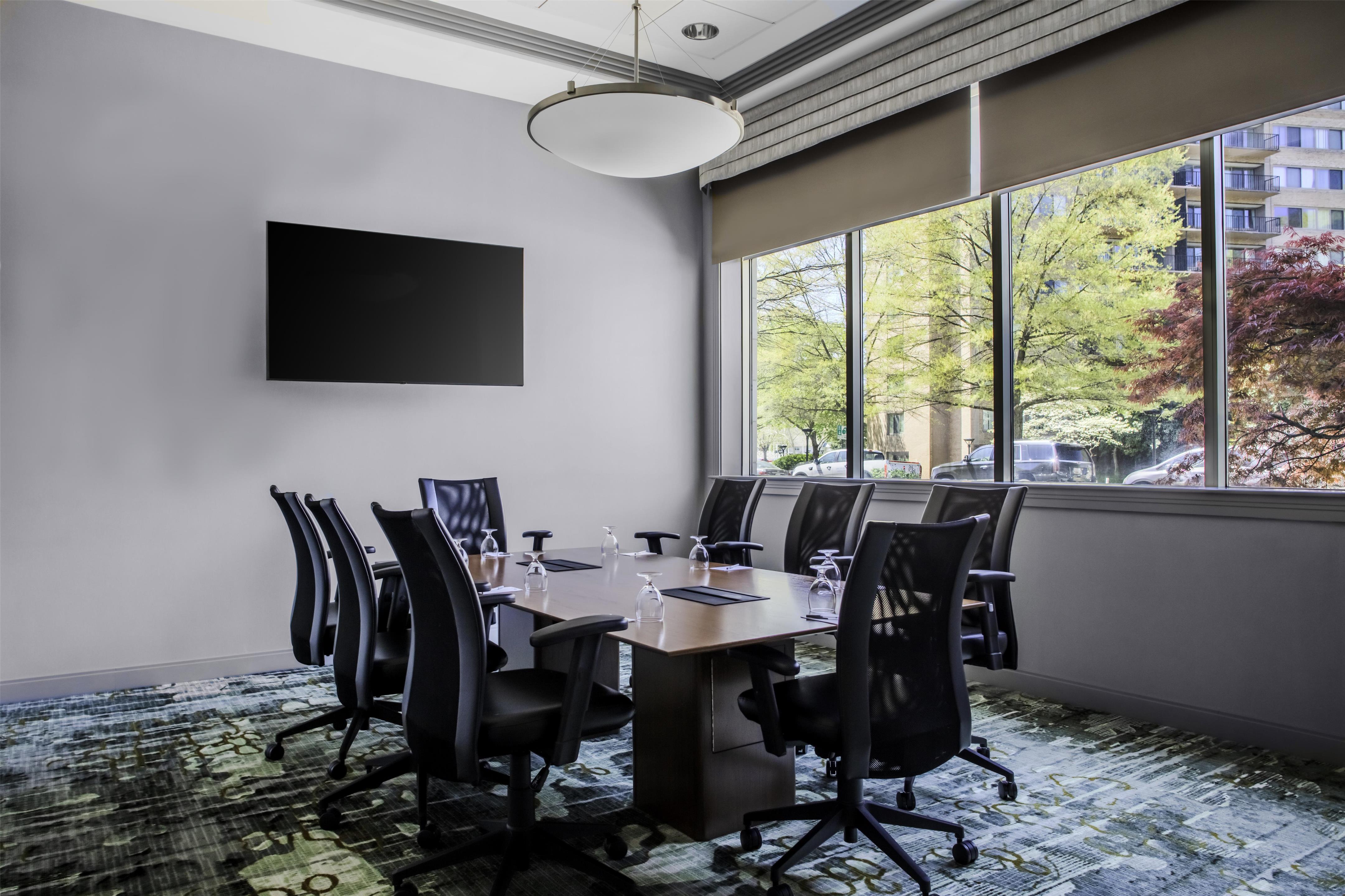 Meeting Room | Hampton Inn & Suites Arlington Crystal City DCA