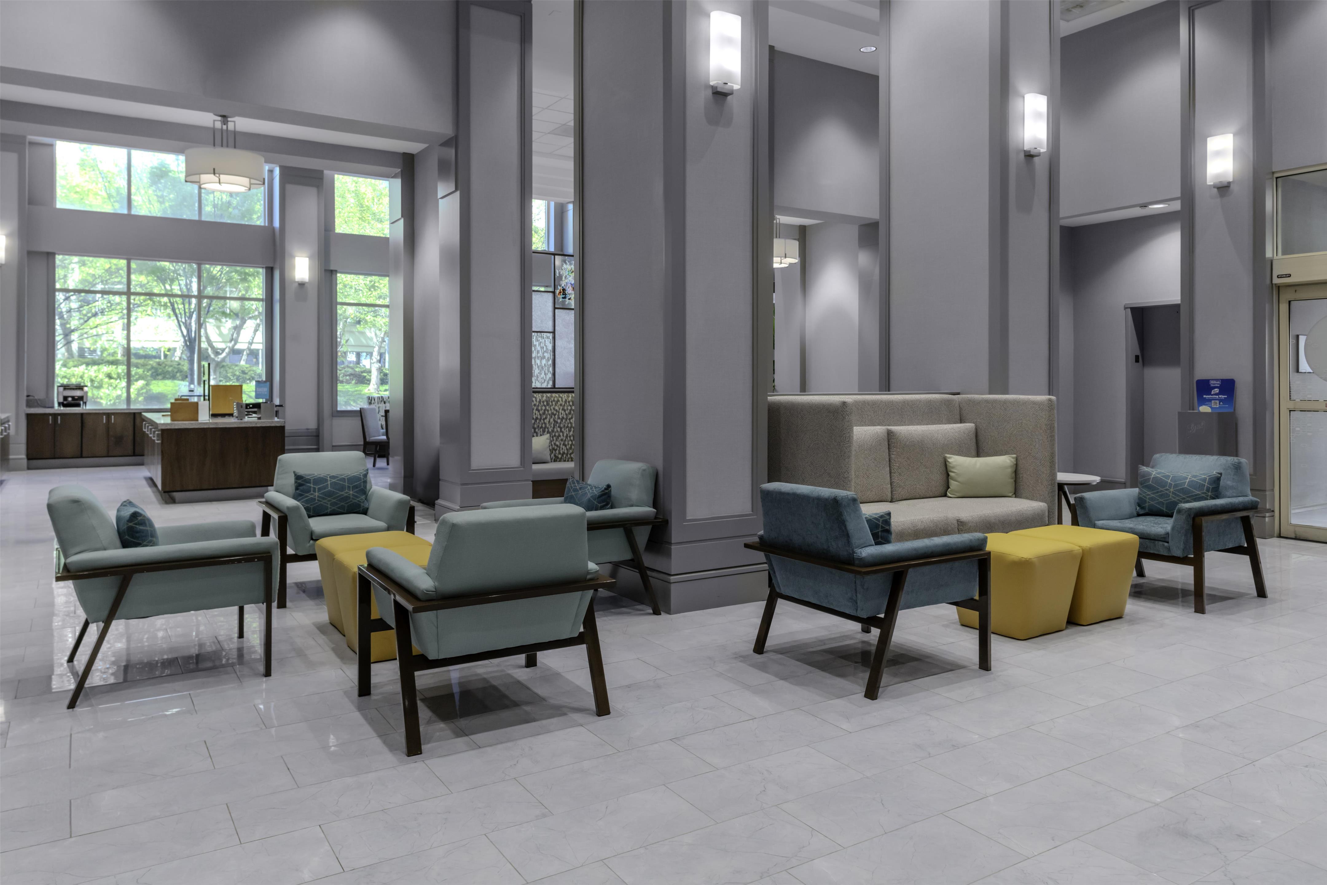 Lobby | Hampton Inn & Suites Arlington Crystal City DCA