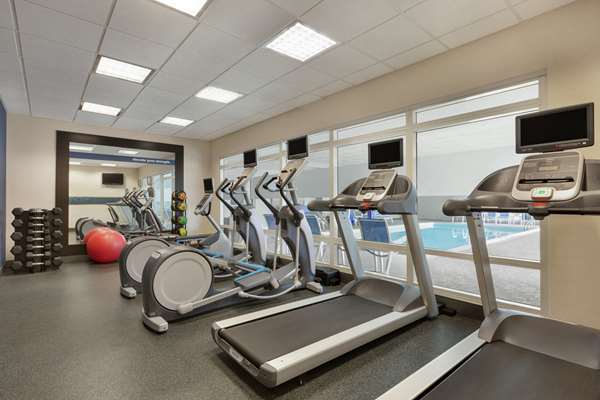 Fitness/ Exercise Room - Hampton Inn Sterling