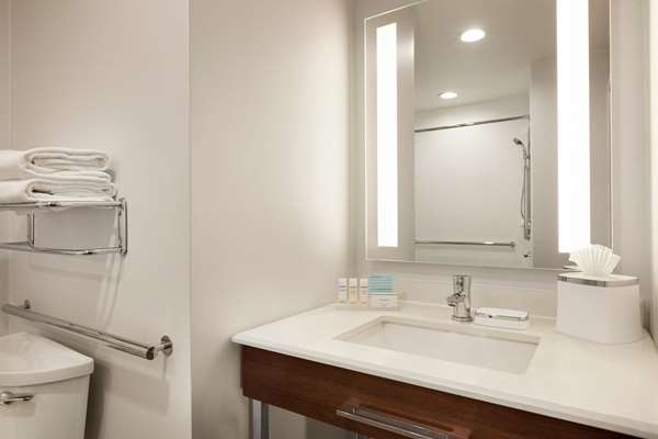  - Hampton Inn Sterling