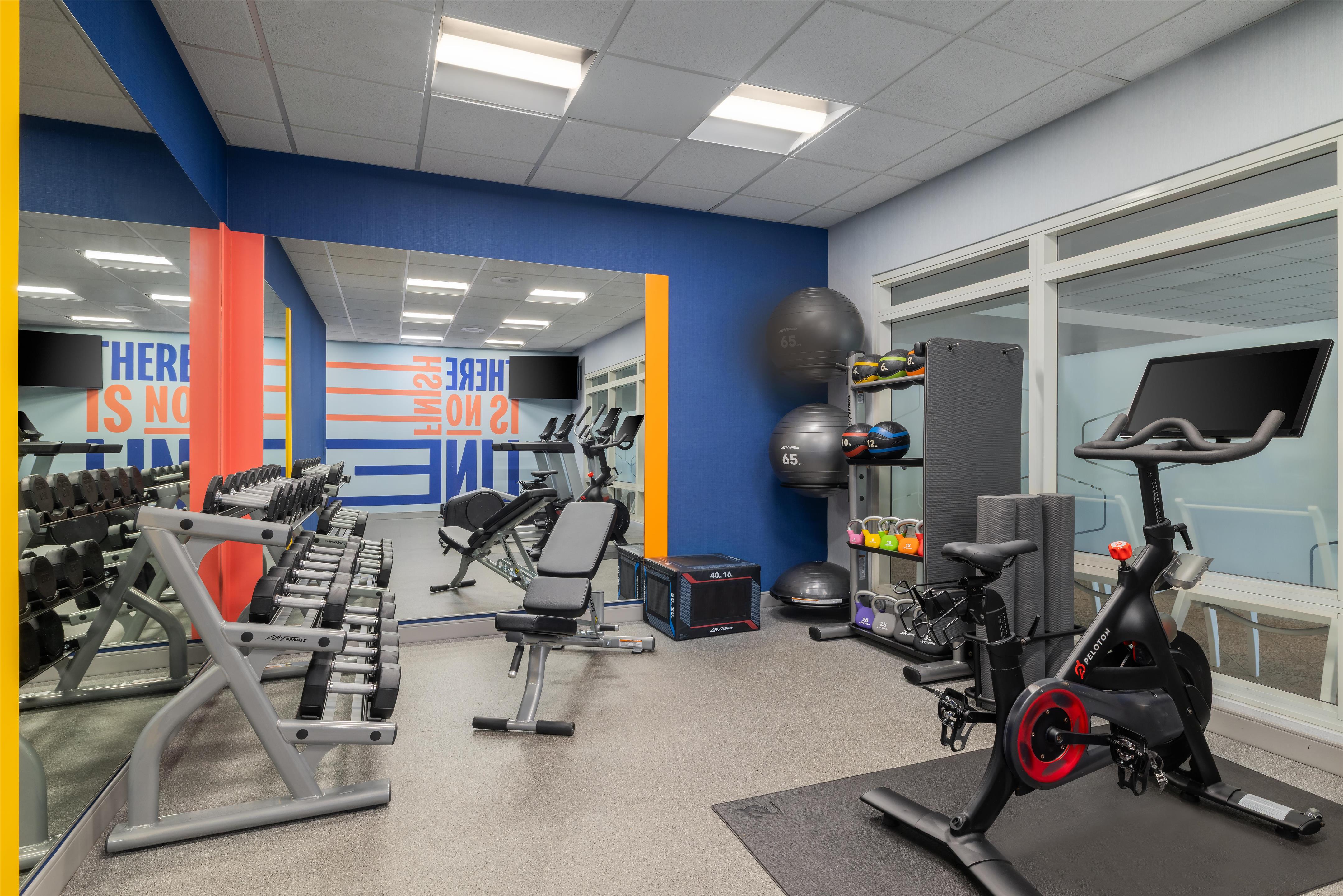 Health club fitness center gym | Hampton Inn Dulles - Cascades