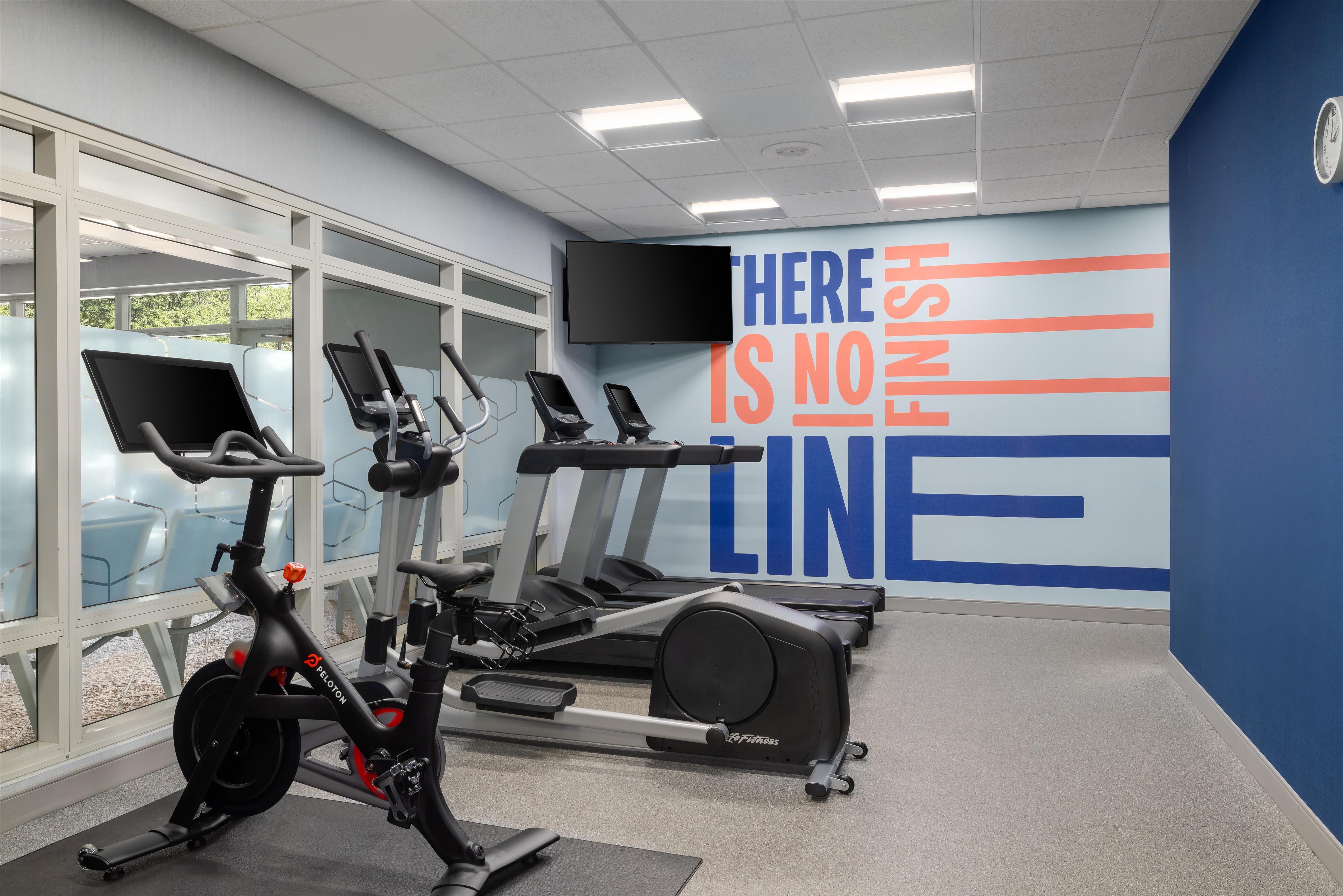Health club fitness center gym | Hampton Inn Dulles - Cascades