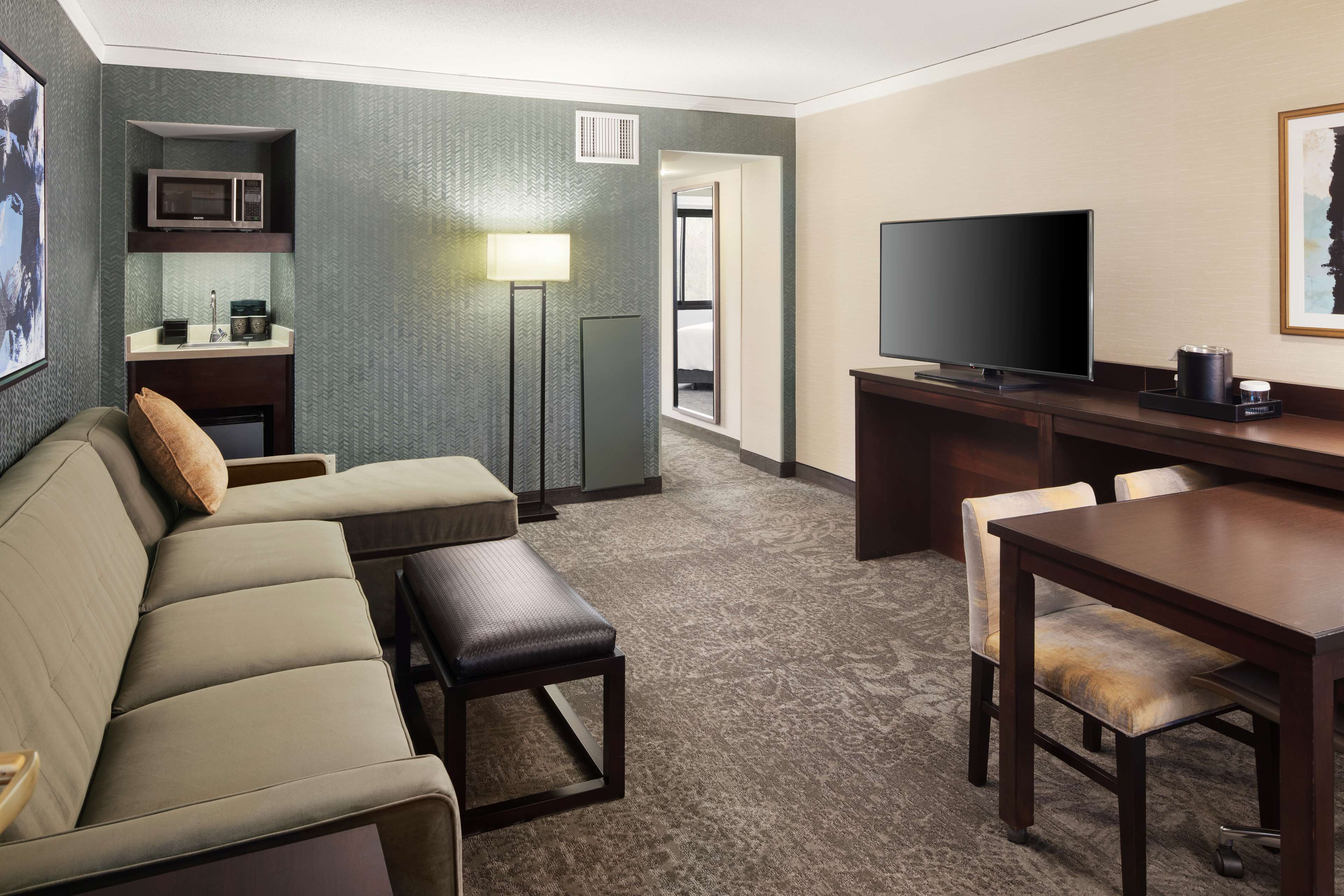 Embassy Suites by Hilton Tysons Corner Room Type - 1 KING PREMIUM SUITE Embassy Suites by Hilton Tysons Corner Room Type - 1 KING PREMIUM SUITE
