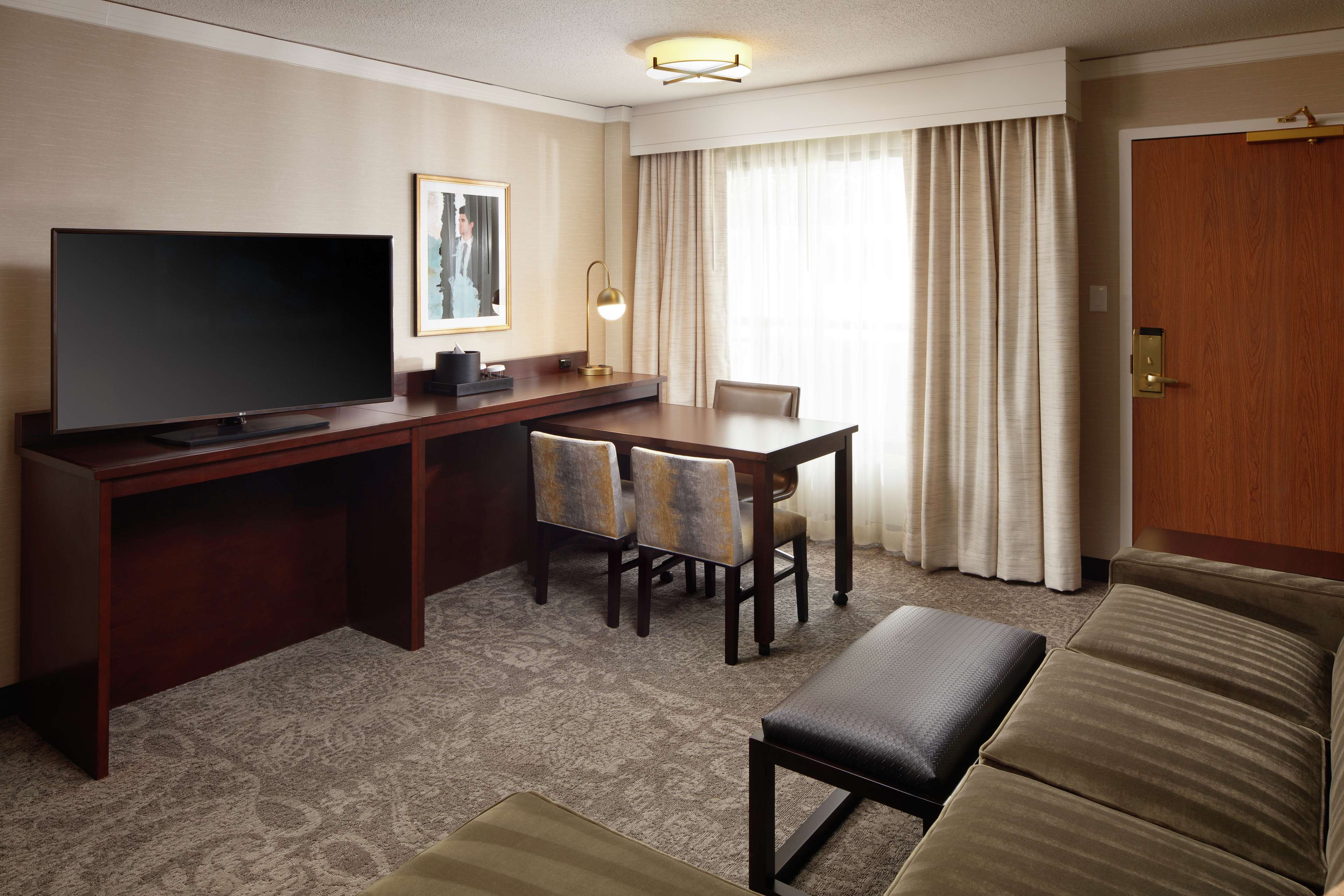Embassy Suites by Hilton Tysons Corner Room Type - 1 KNG HGH FLR SHWR