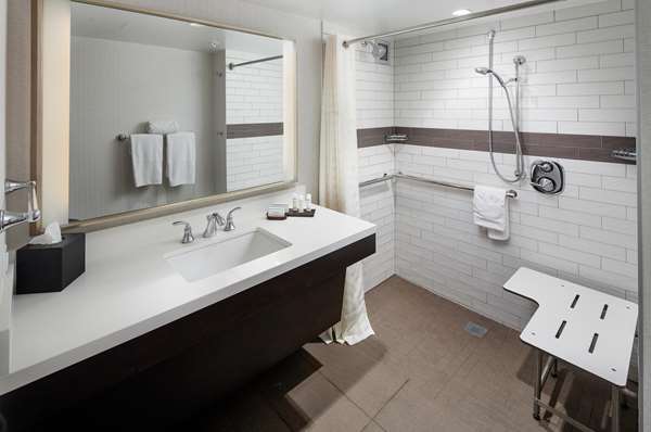  - Embassy Suites Vienna