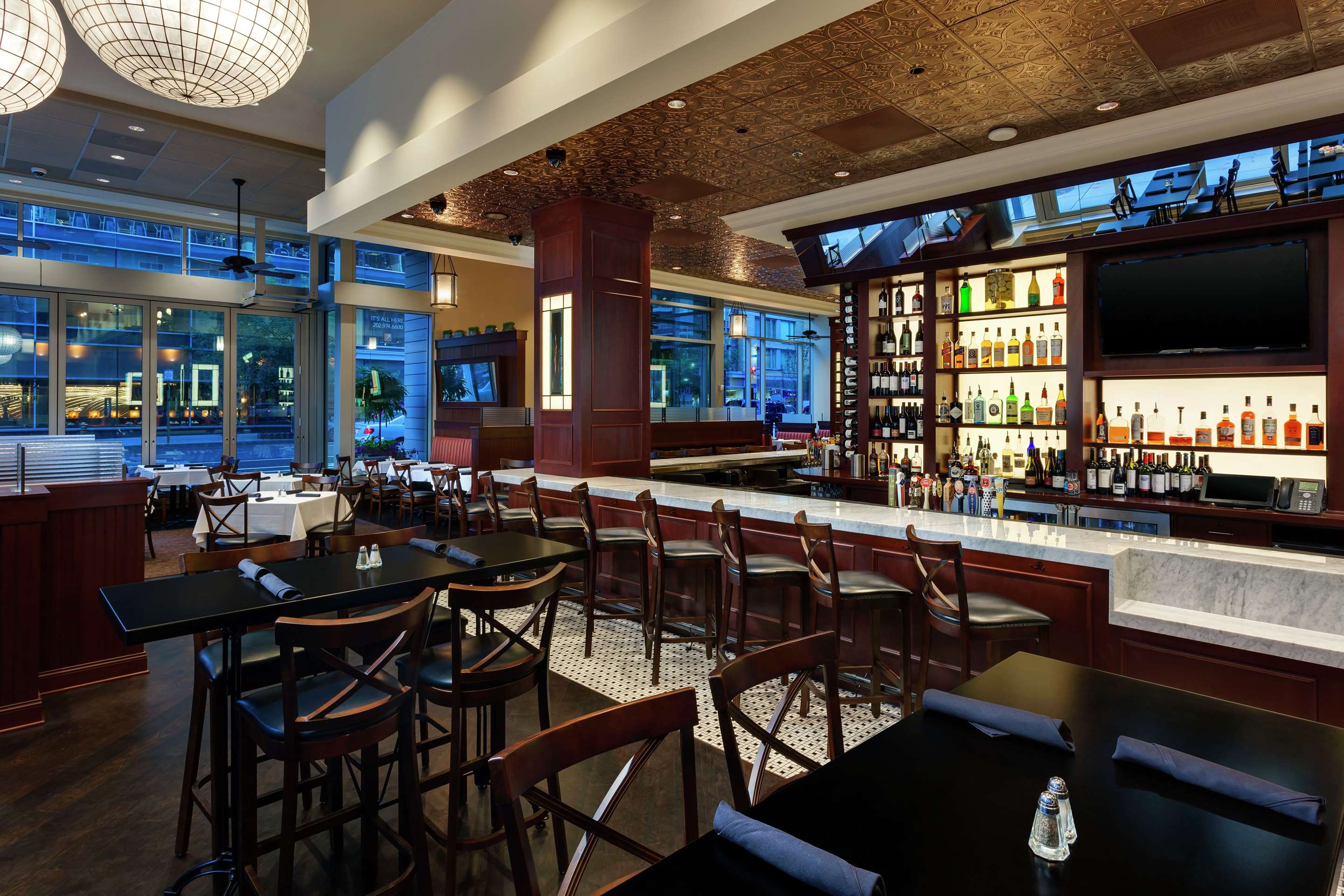 Restaurant | Hilton Garden Inn Washington DC/Georgetown Area