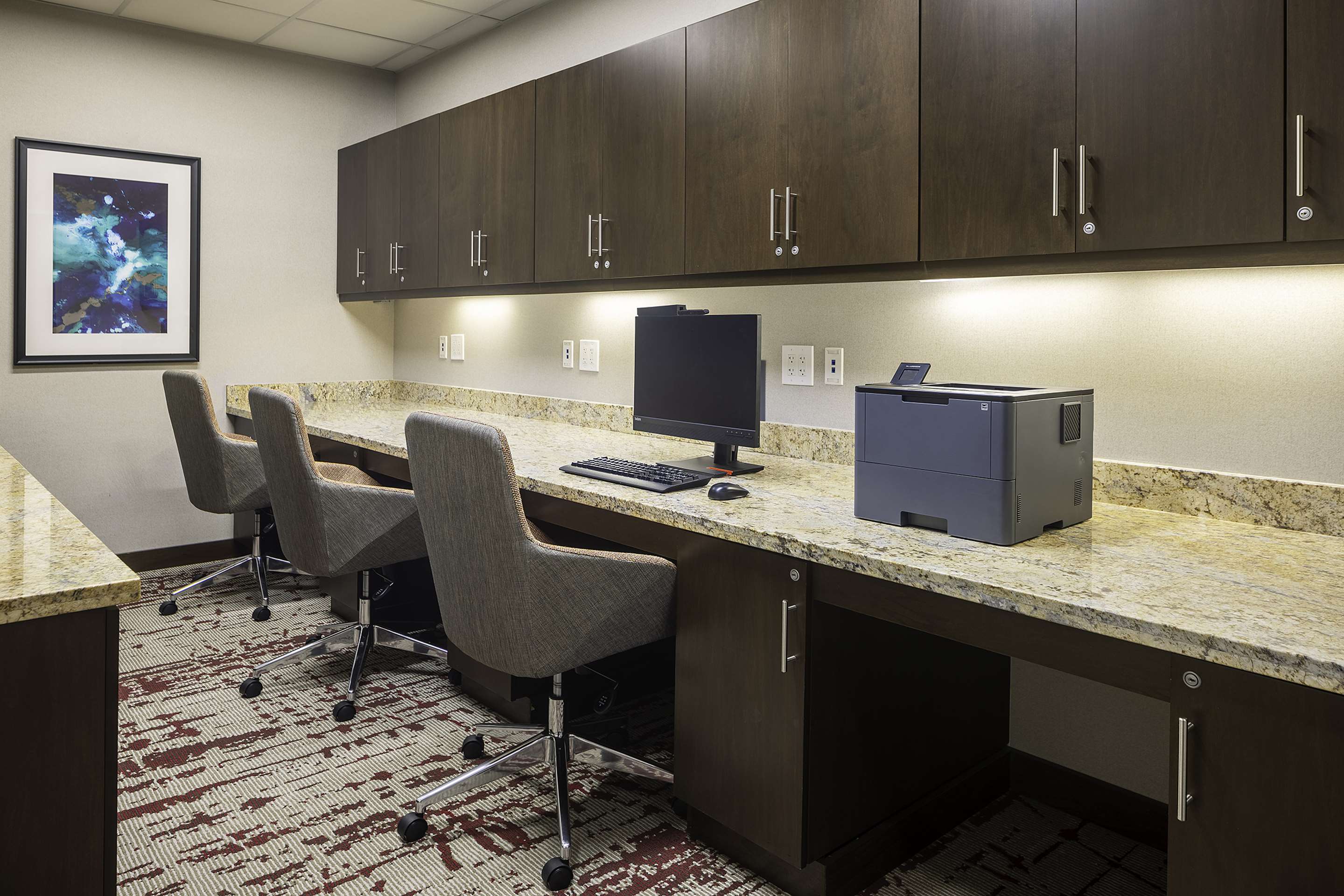 Business Center | Hilton Garden Inn Washington DC/Georgetown Area