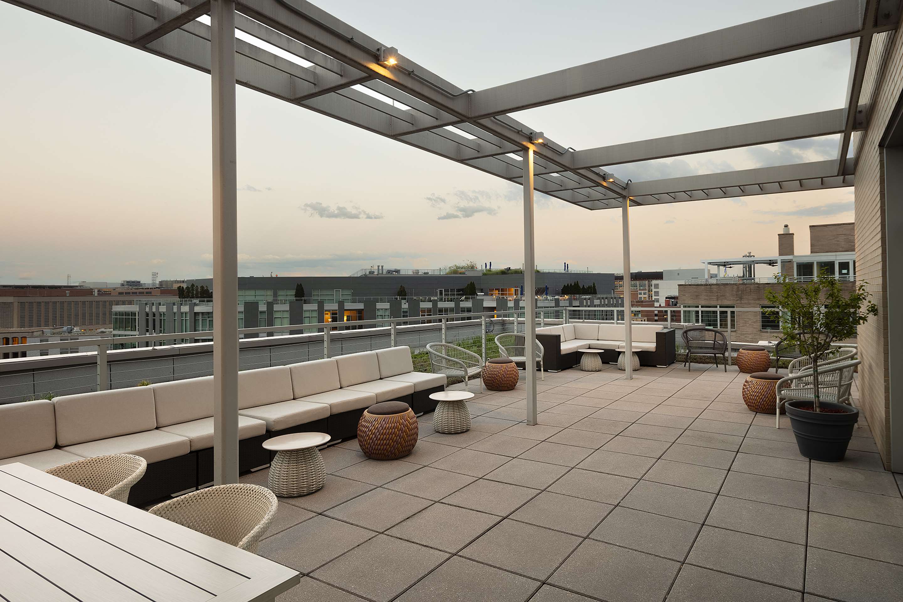 Exterior | Hilton Garden Inn Washington DC/Georgetown Area