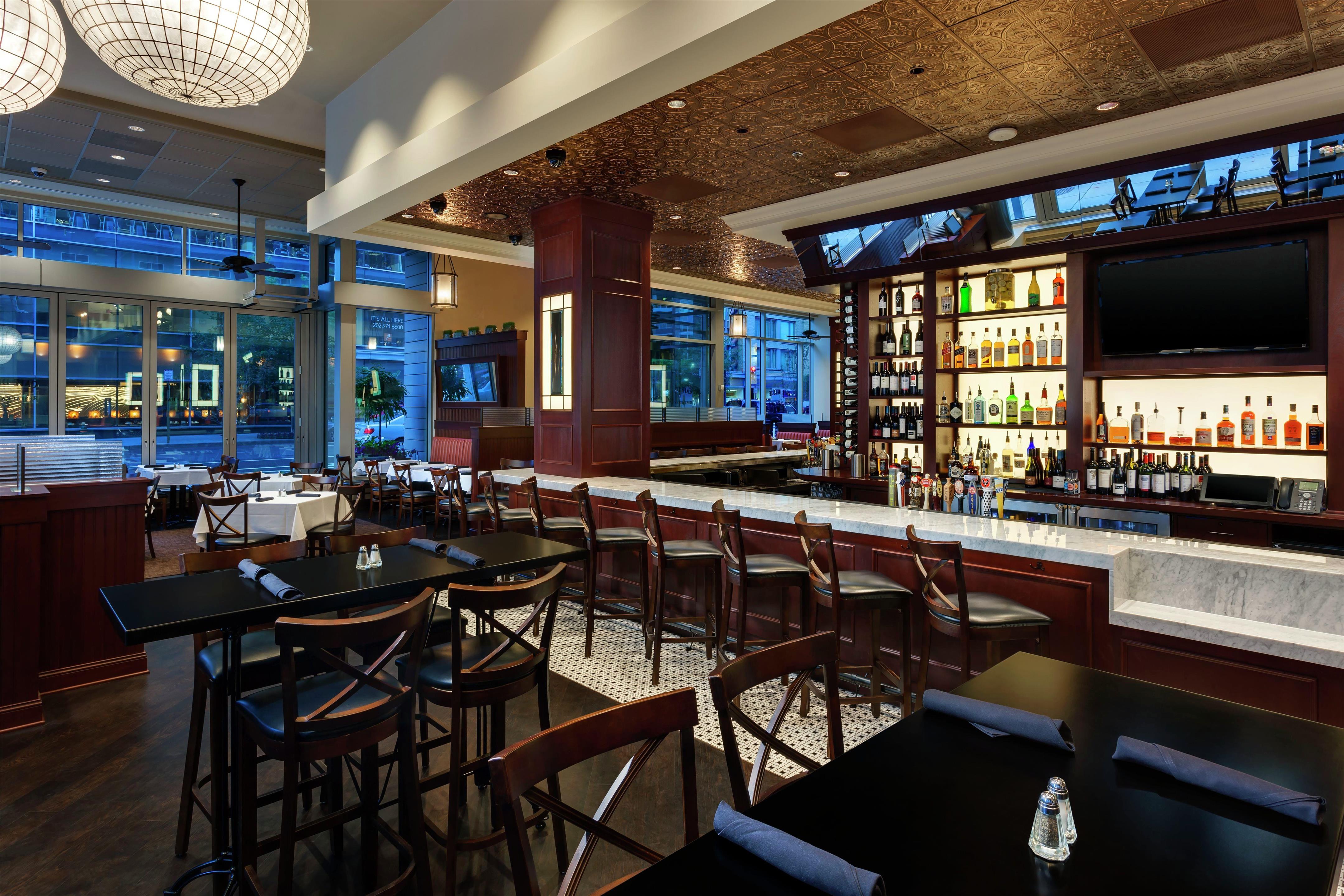 Restaurant | Hilton Garden Inn Washington DC/Georgetown Area