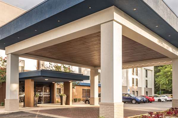 Exterior view - Hampton Inn Waldorf