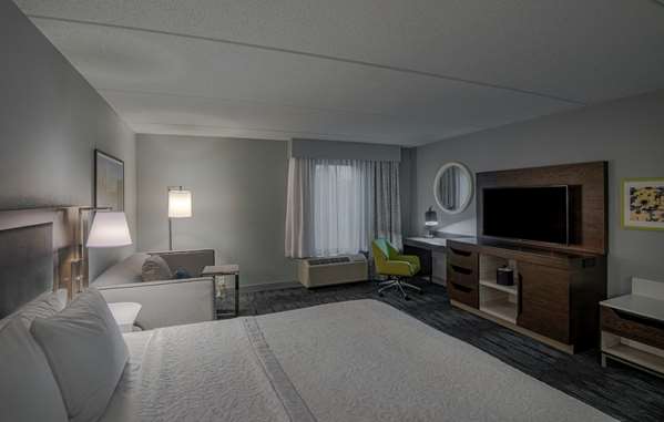  - Hampton Inn Waldorf