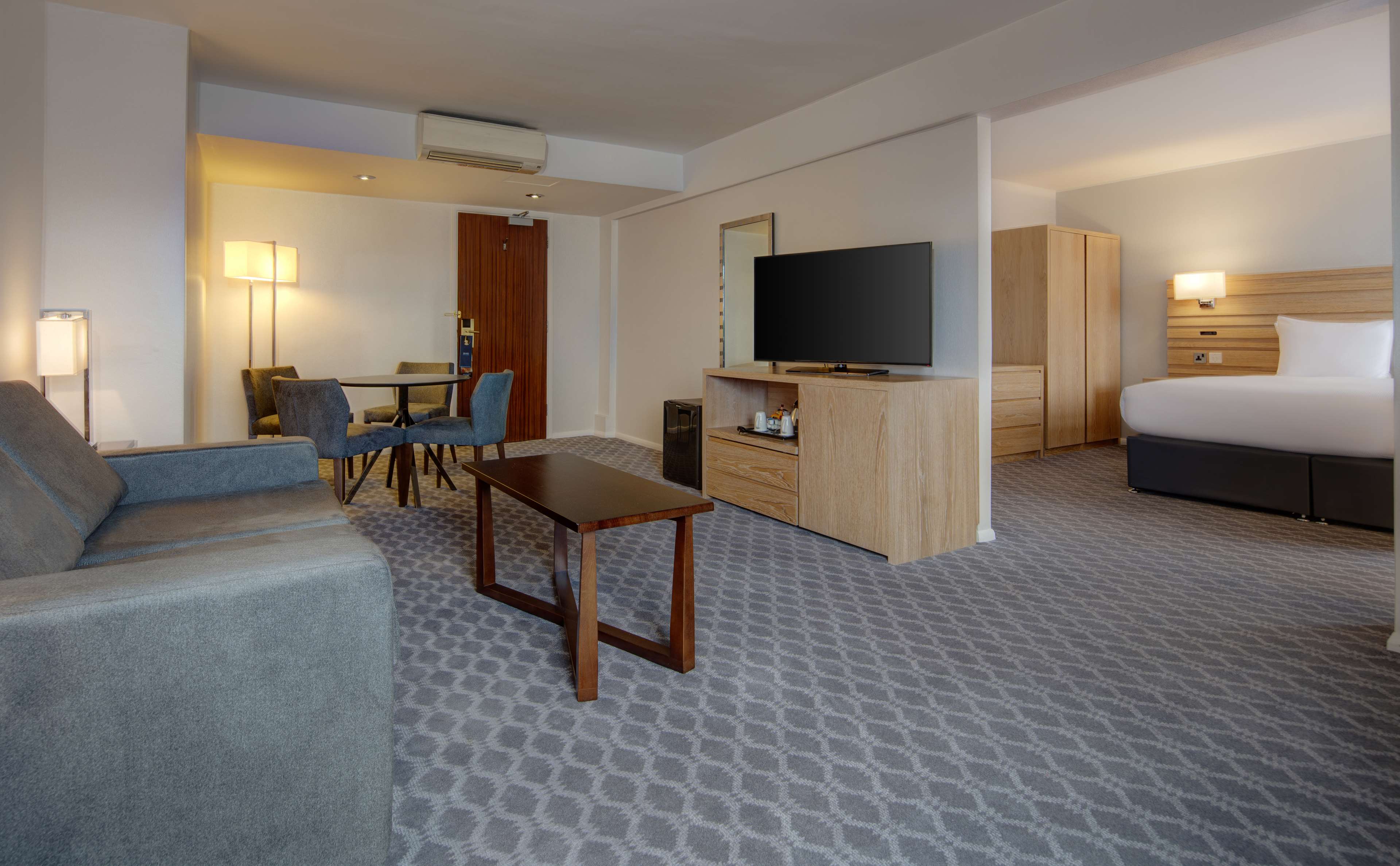 Hilton Watford Room Type - KING HILTON SUITE