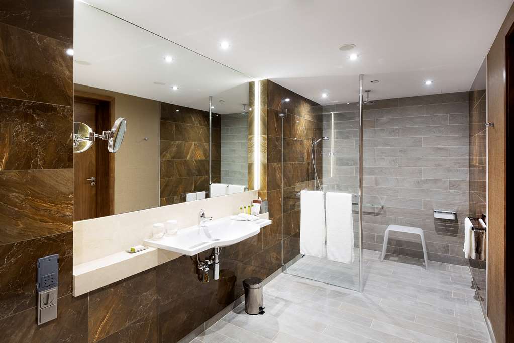 DoubleTree By Hilton Hotel & Conference Centre Warsaw - Tap to explore photos
