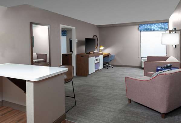  - Hampton Inn Woodbridge - I-95, Exit 11
