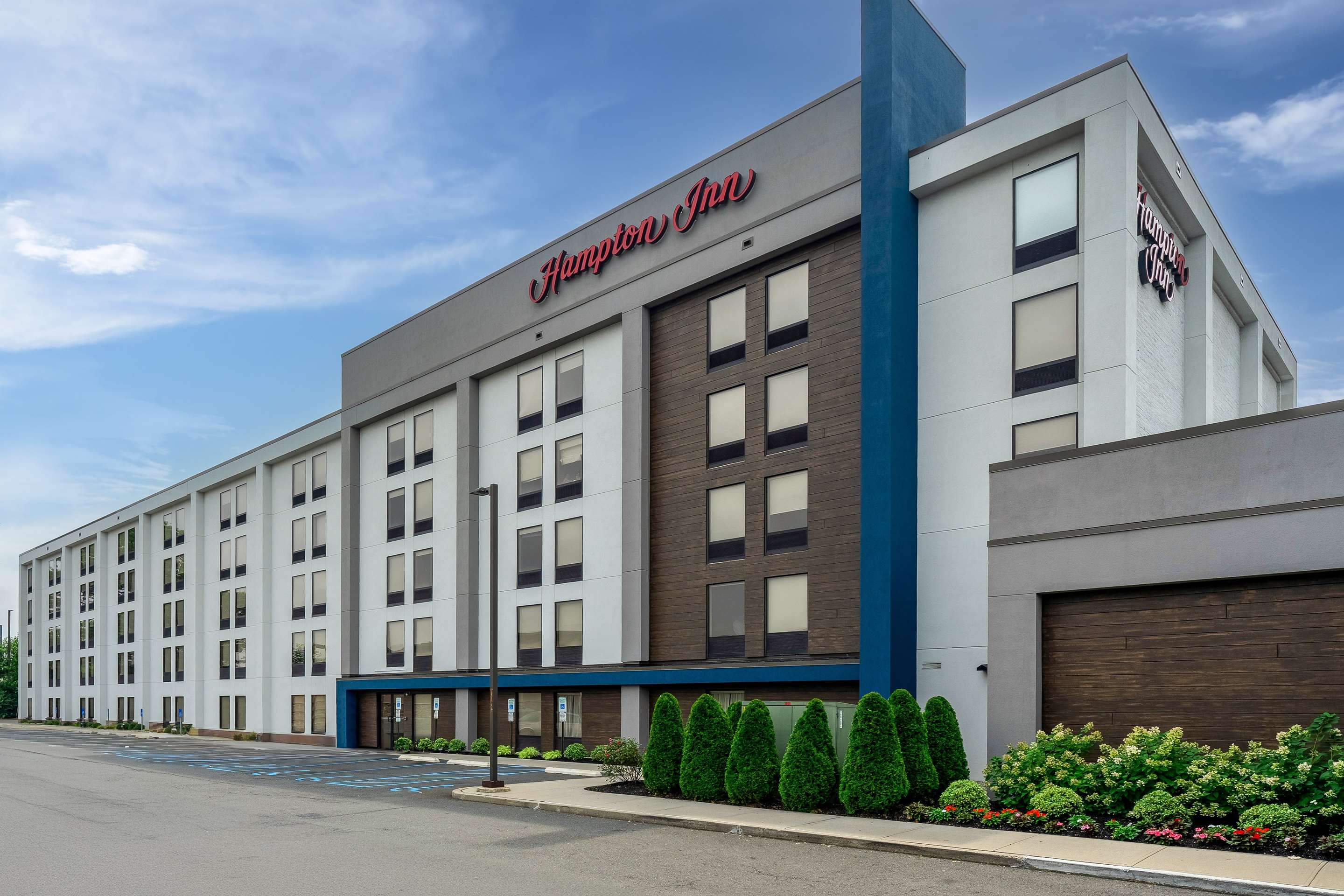 Exterior | Hampton Inn Woodbridge
