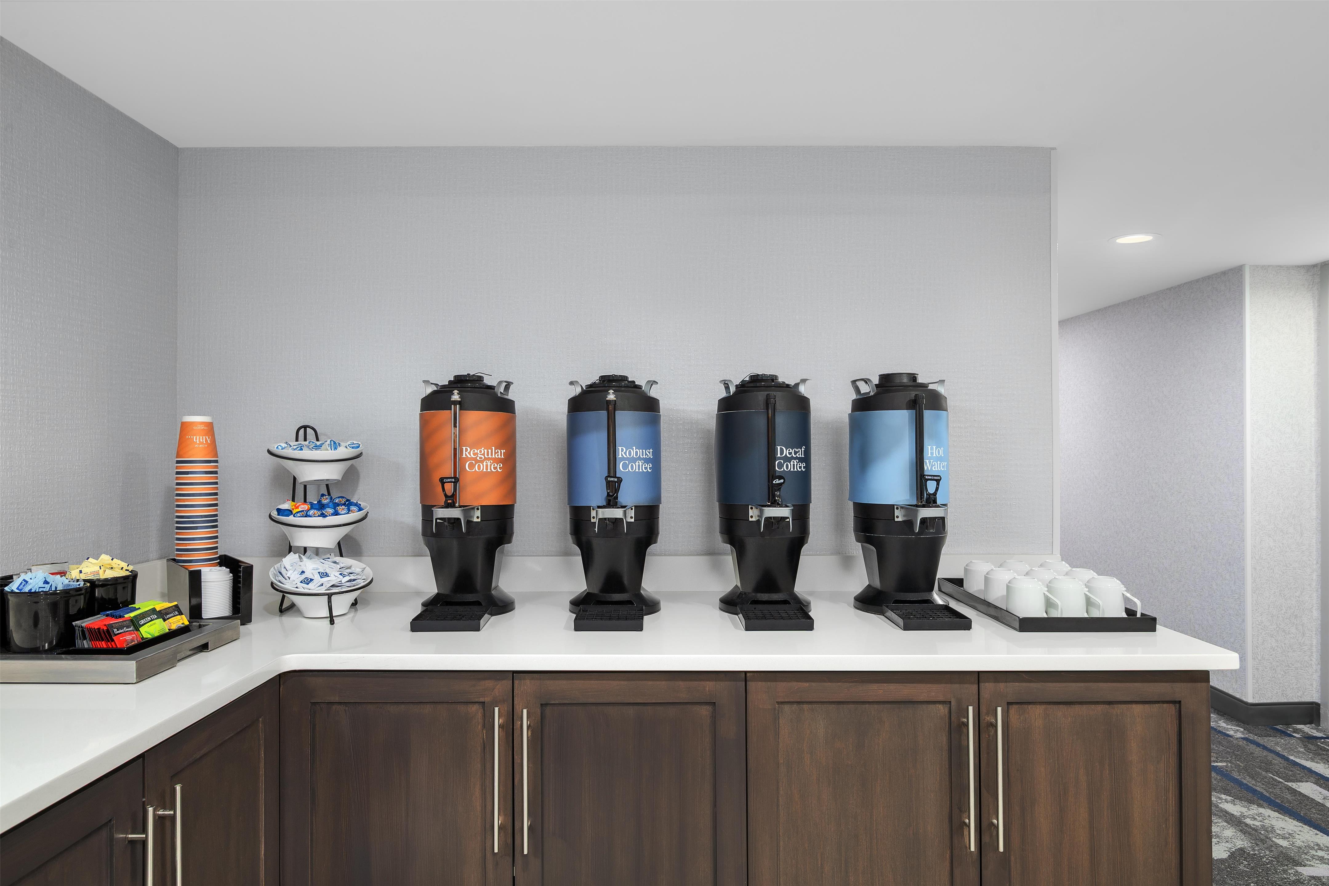 Breakfast Area | Homewood Suites by Hilton Williamsburg