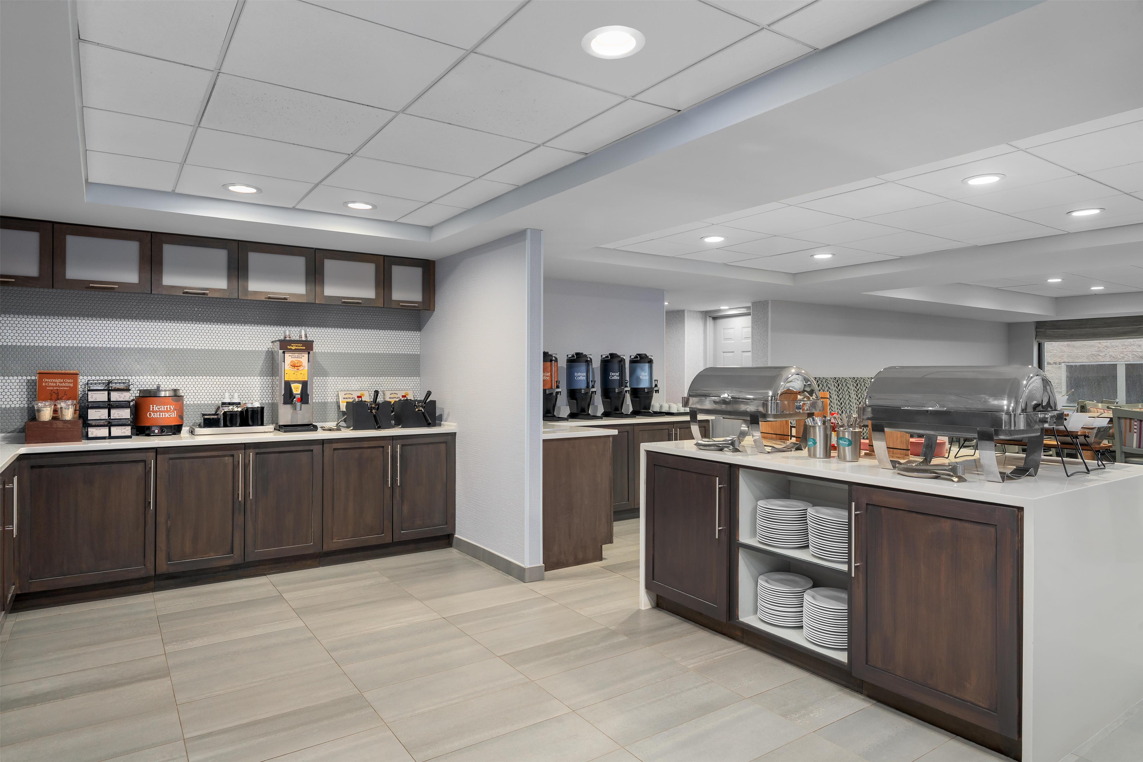 Breakfast Area | Homewood Suites by Hilton Williamsburg