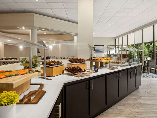 Amenities - DoubleTree by Hilton Hotel Williamsburg