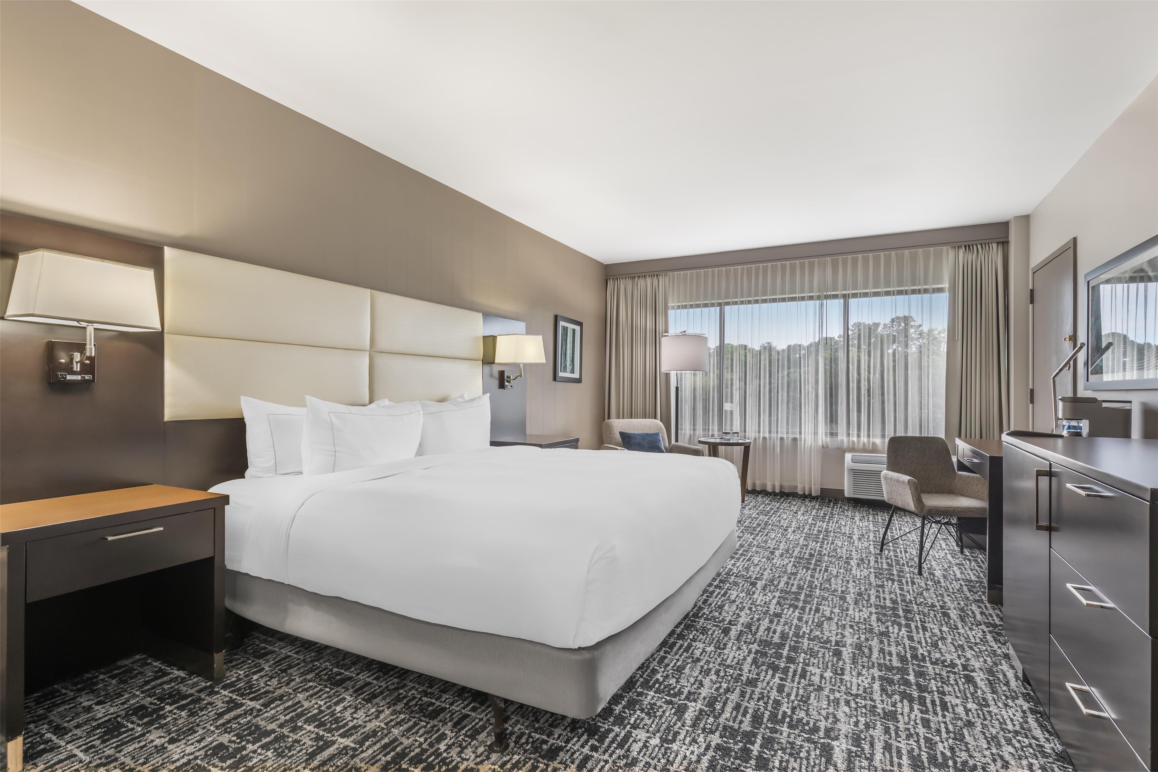 DoubleTree by Hilton Williamsburg Room Type - 1 KING BED NONSMOKING