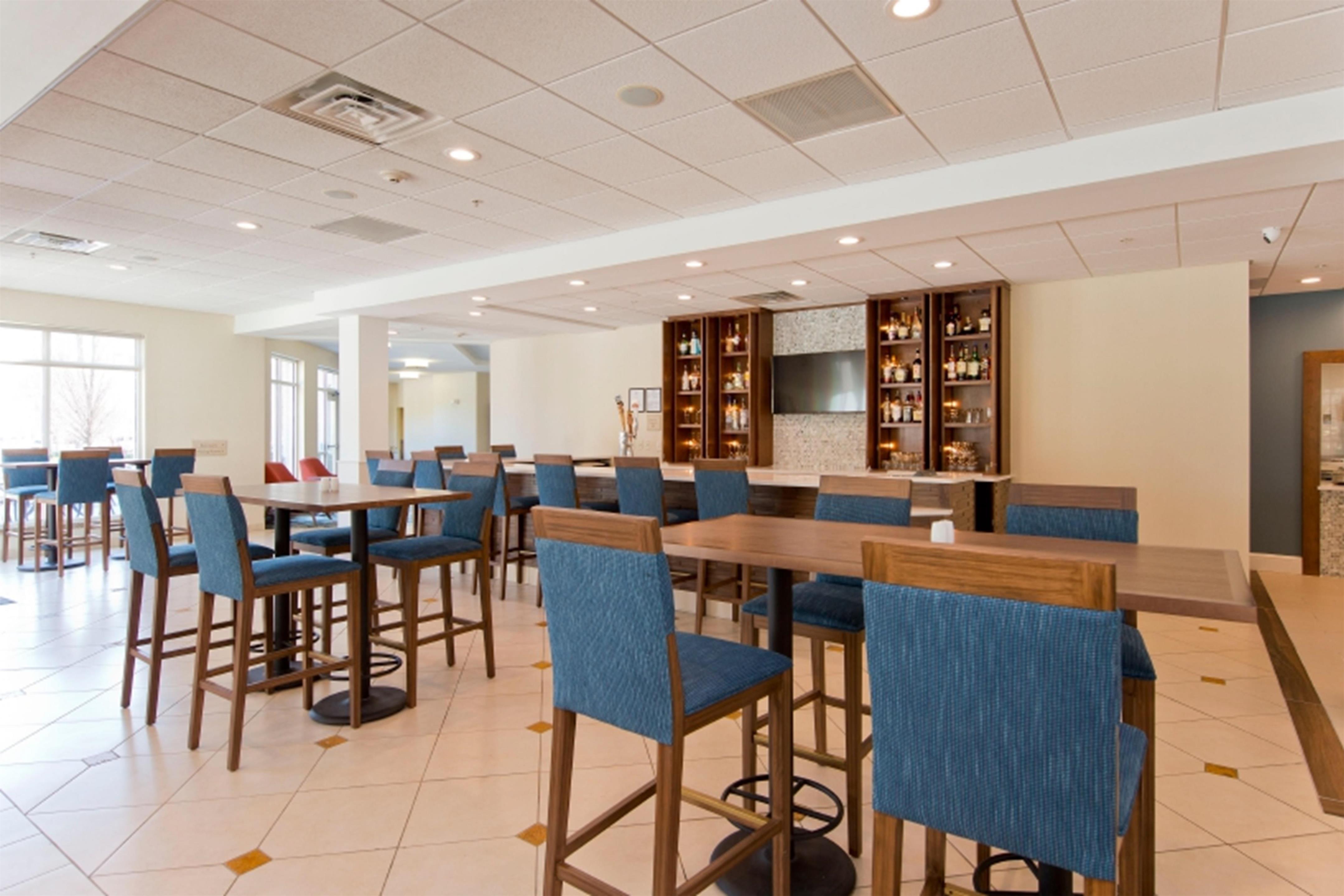 Guest room | Hilton Garden Inn Winchester