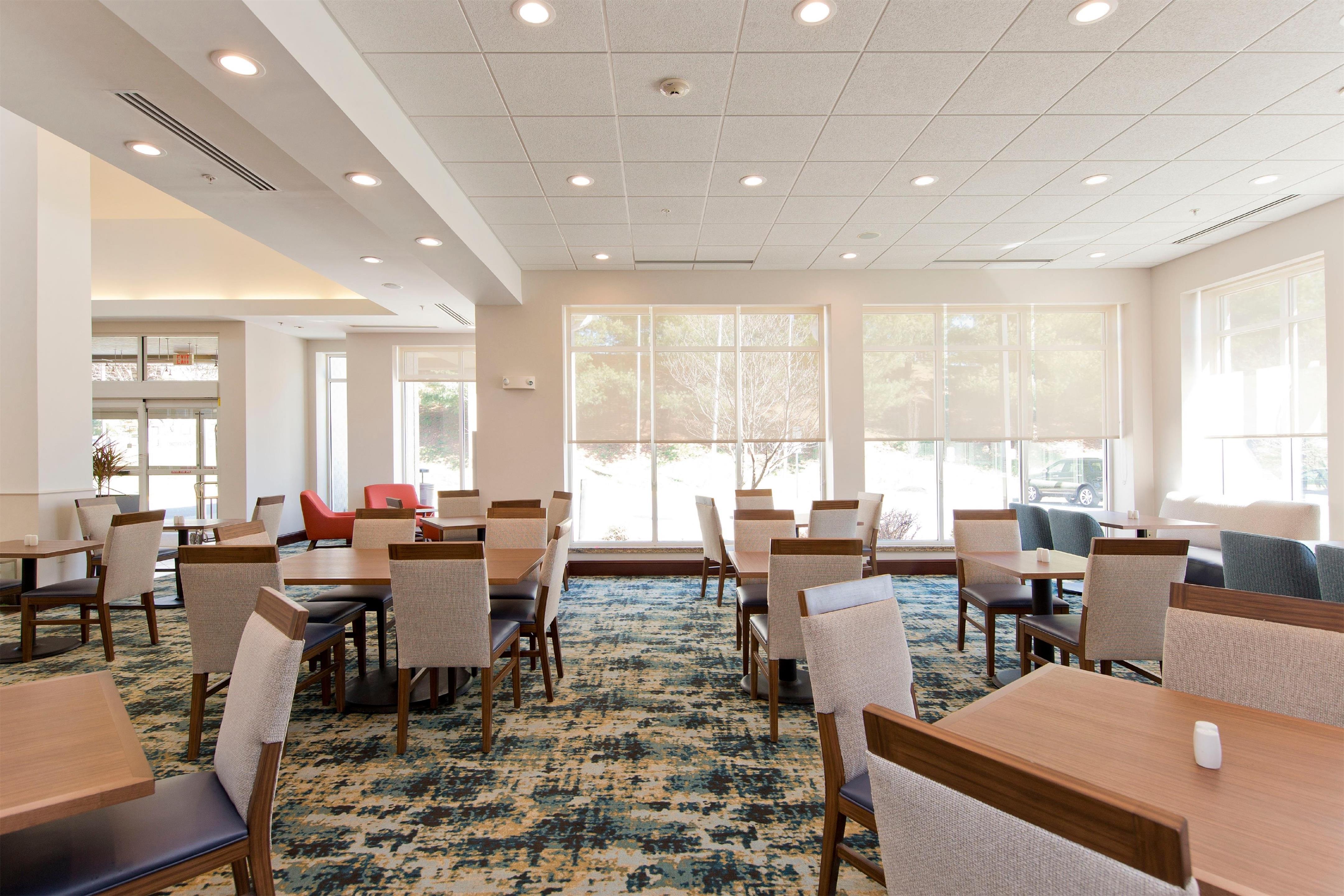 Guest room | Hilton Garden Inn Winchester