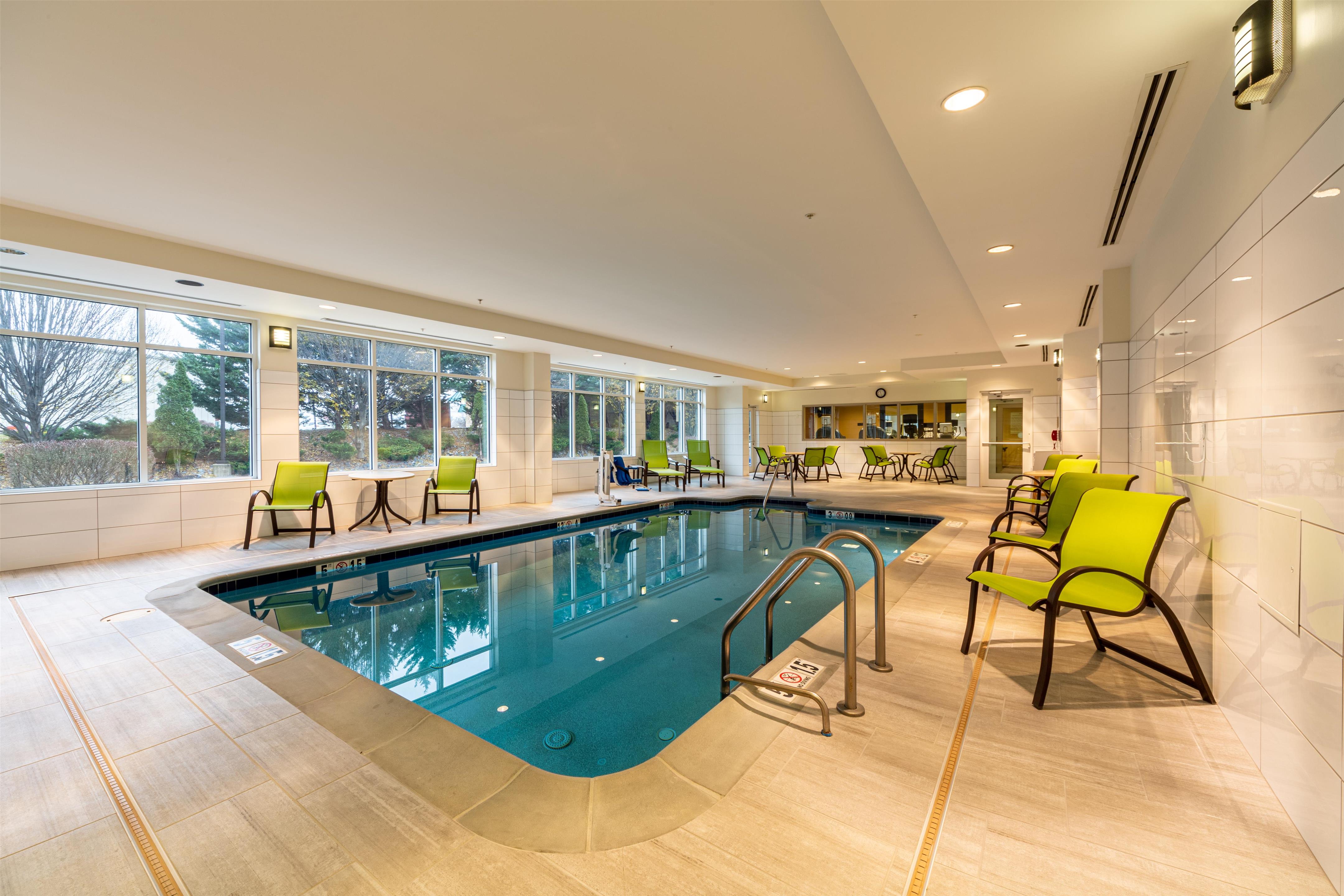 Pool | Hilton Garden Inn Winchester