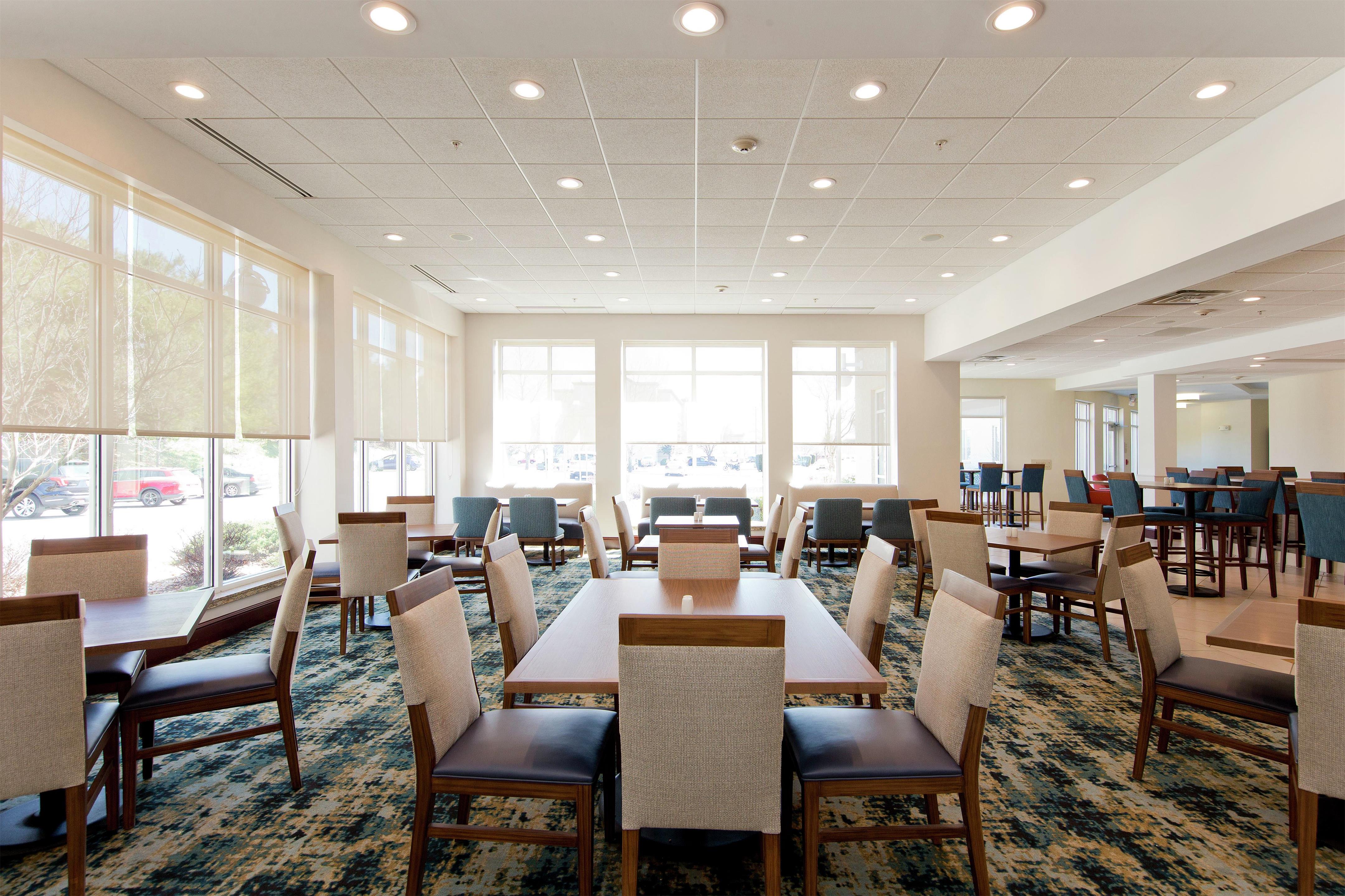 Restaurant | Hilton Garden Inn Winchester