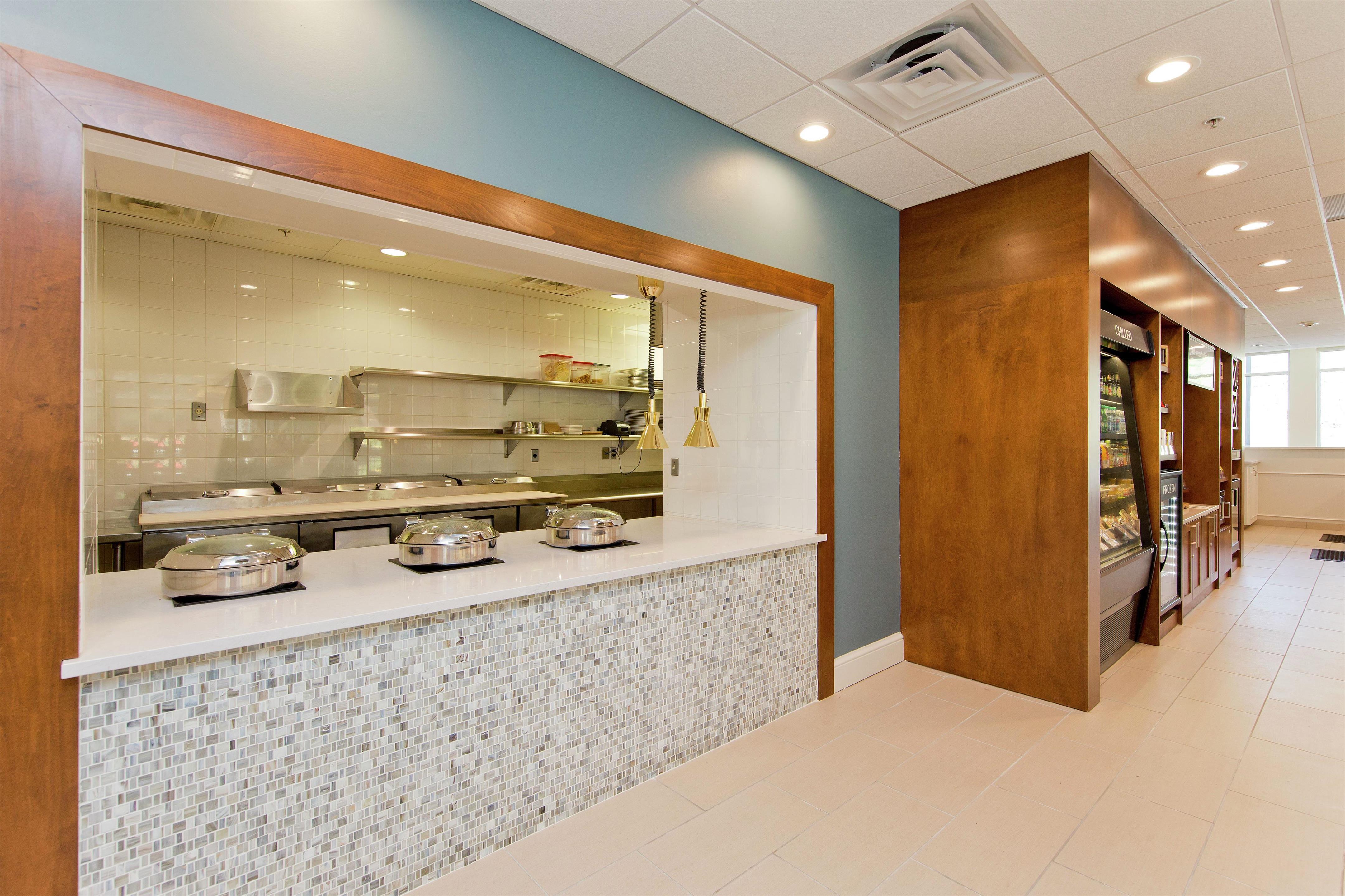 Breakfast Area | Hilton Garden Inn Winchester
