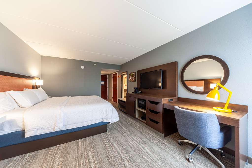 Hampton Inn Winchester N/Conference Center, VA-guestroom-Guest Room,On-Site.jpg