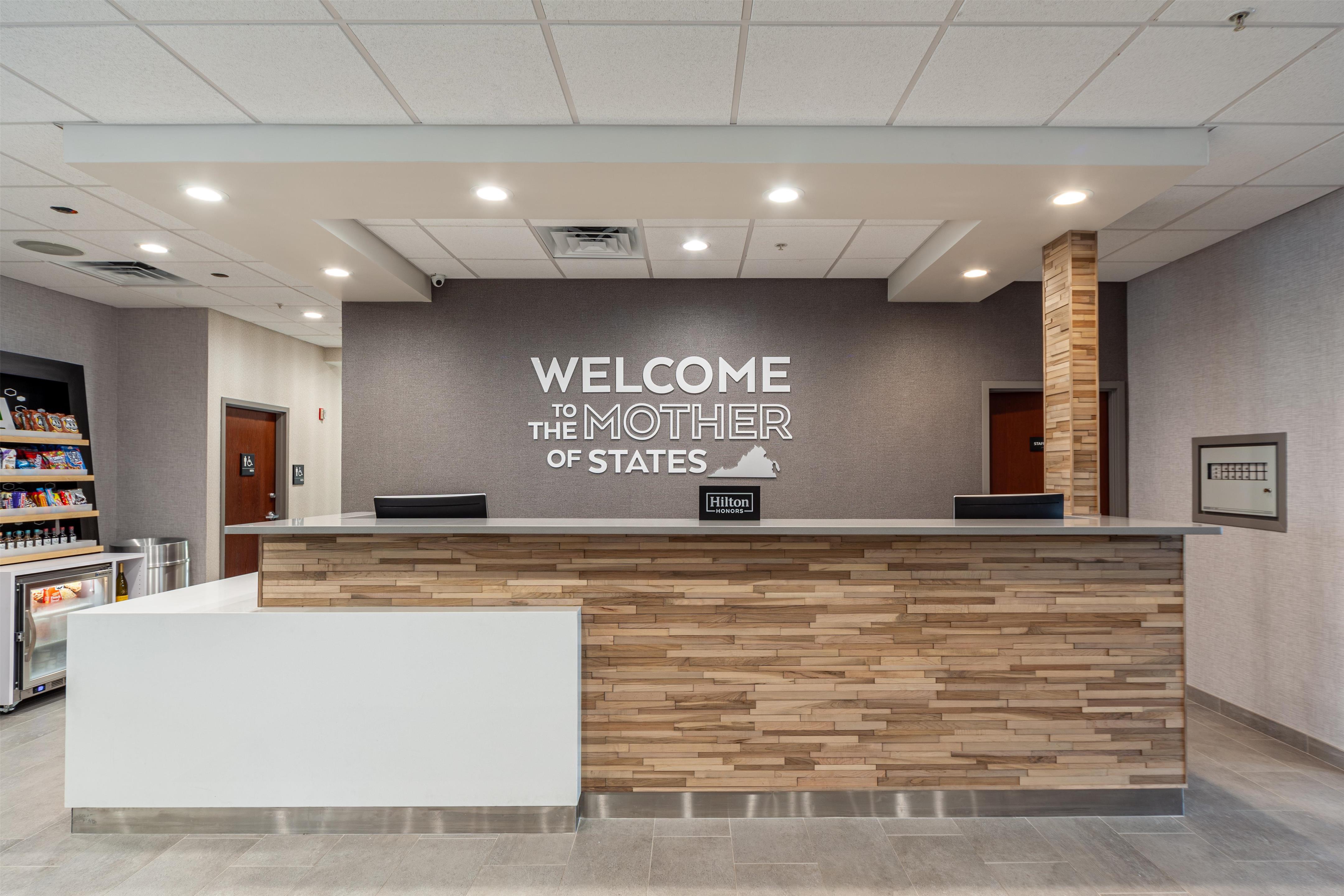 Reception | Hampton Inn Winchester
