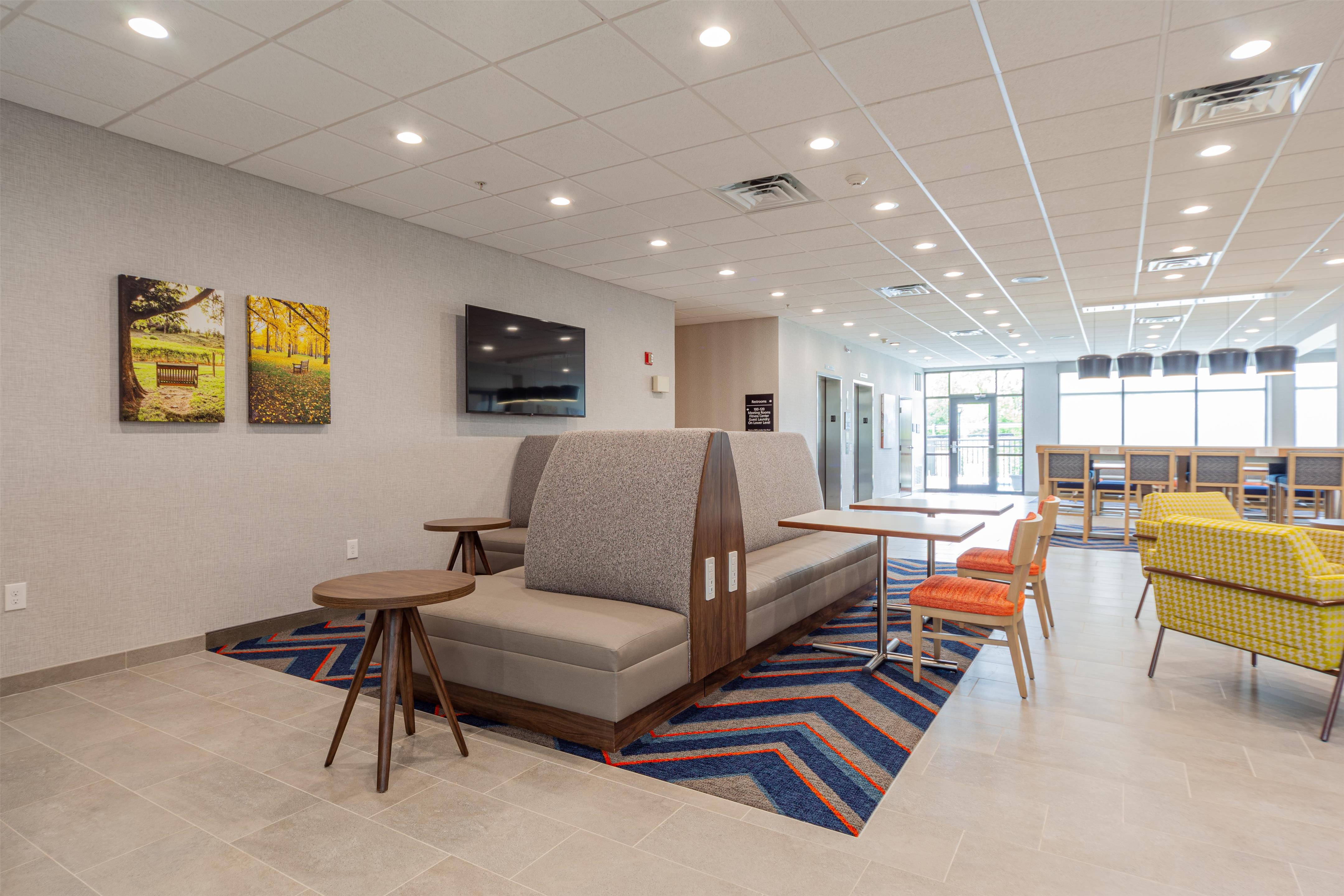 Lobby | Hampton Inn Winchester