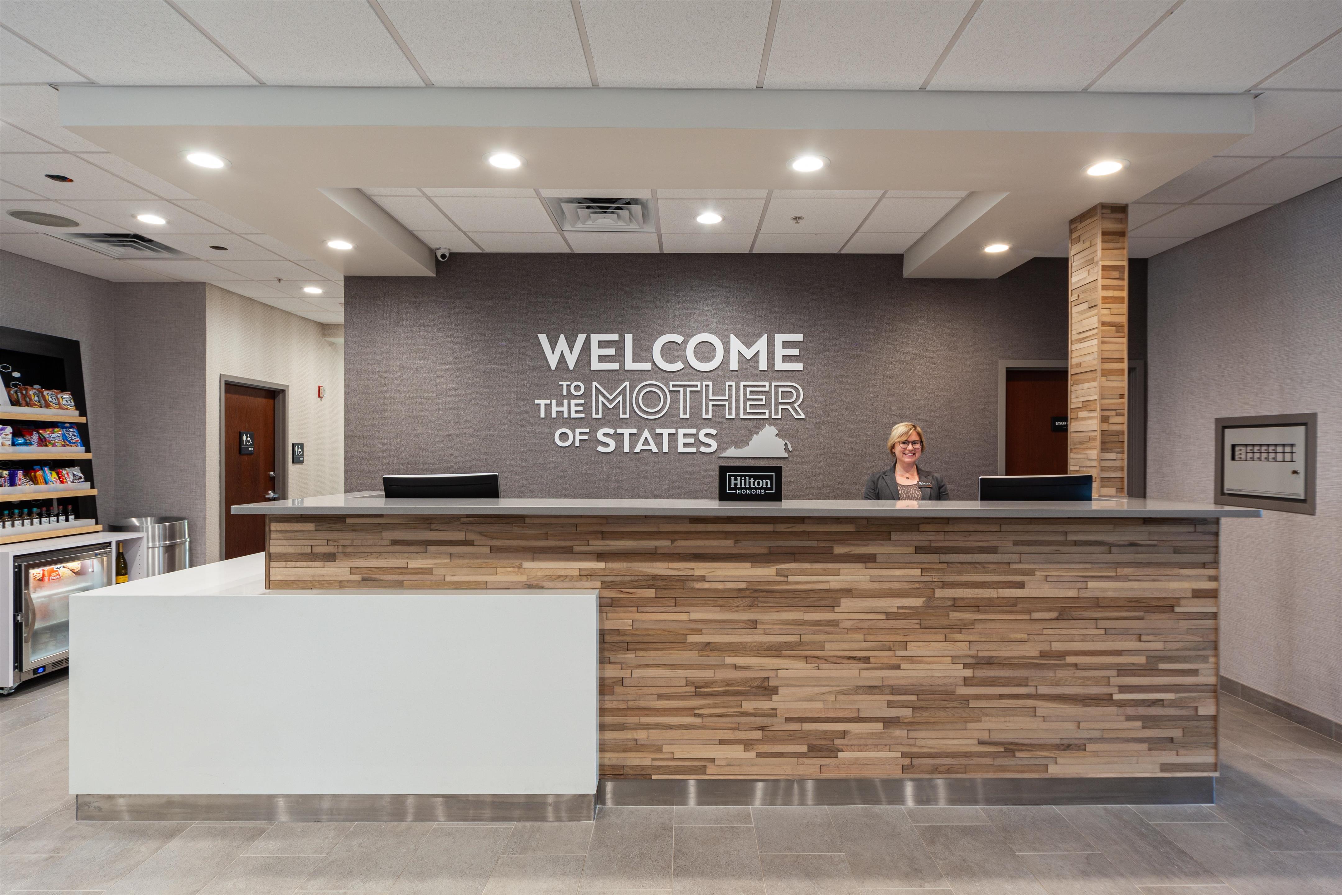 Reception | Hampton Inn Winchester