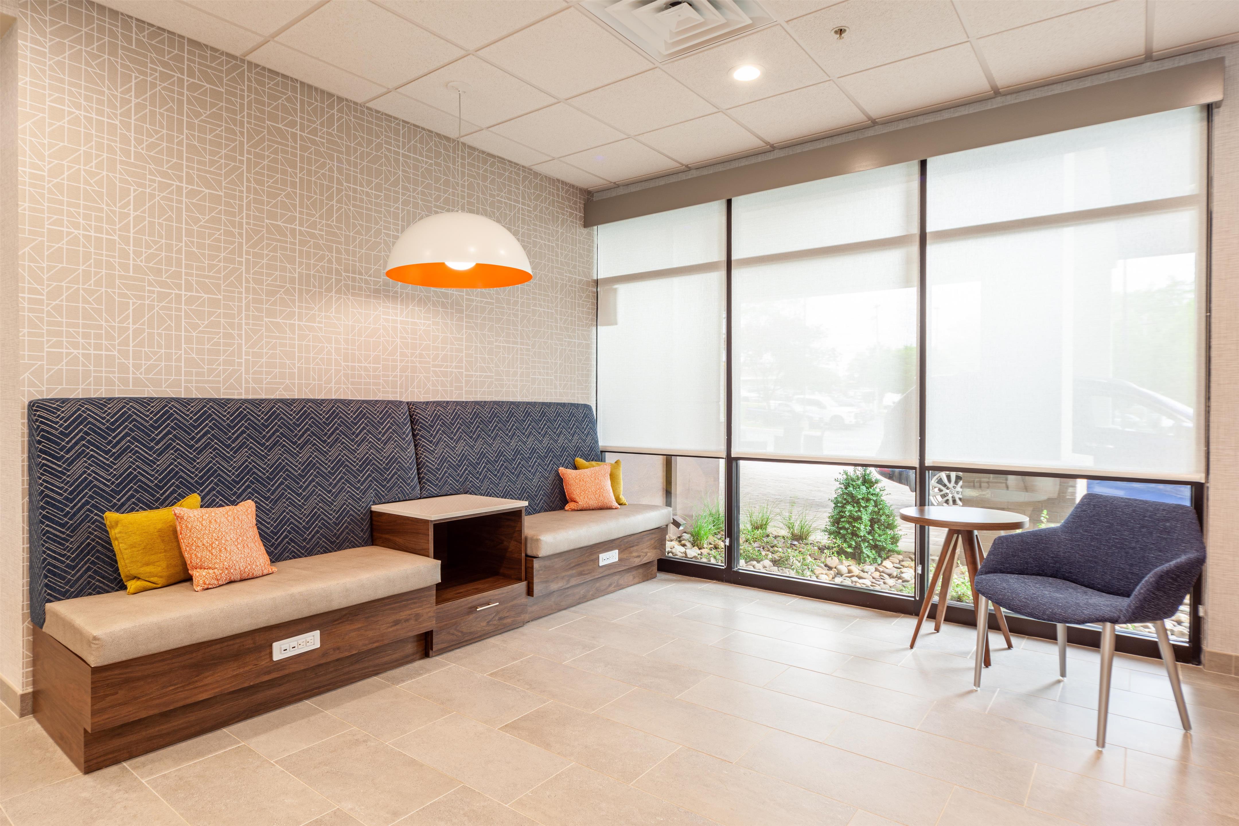 Lobby | Hampton Inn Winchester