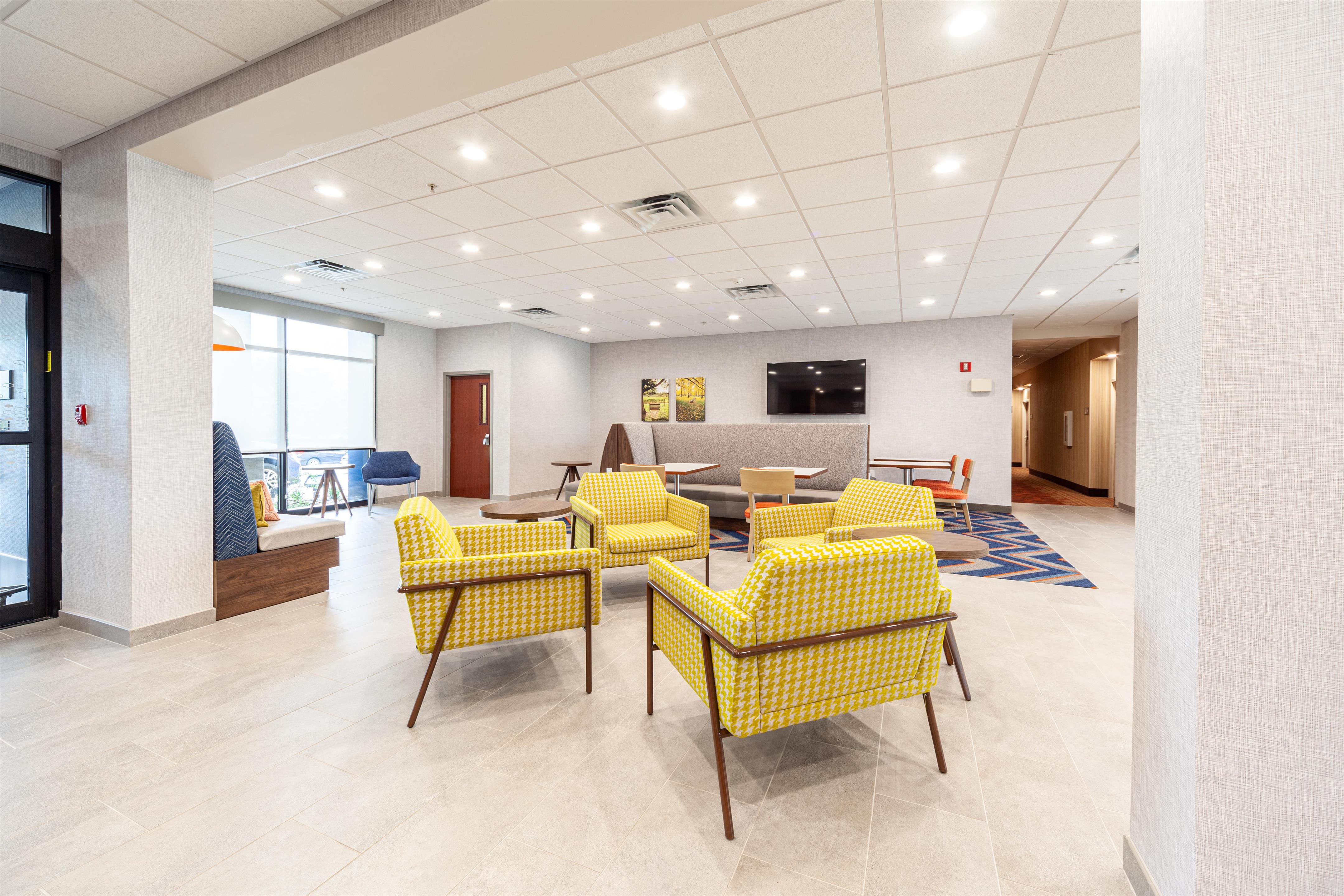 Lobby | Hampton Inn Winchester