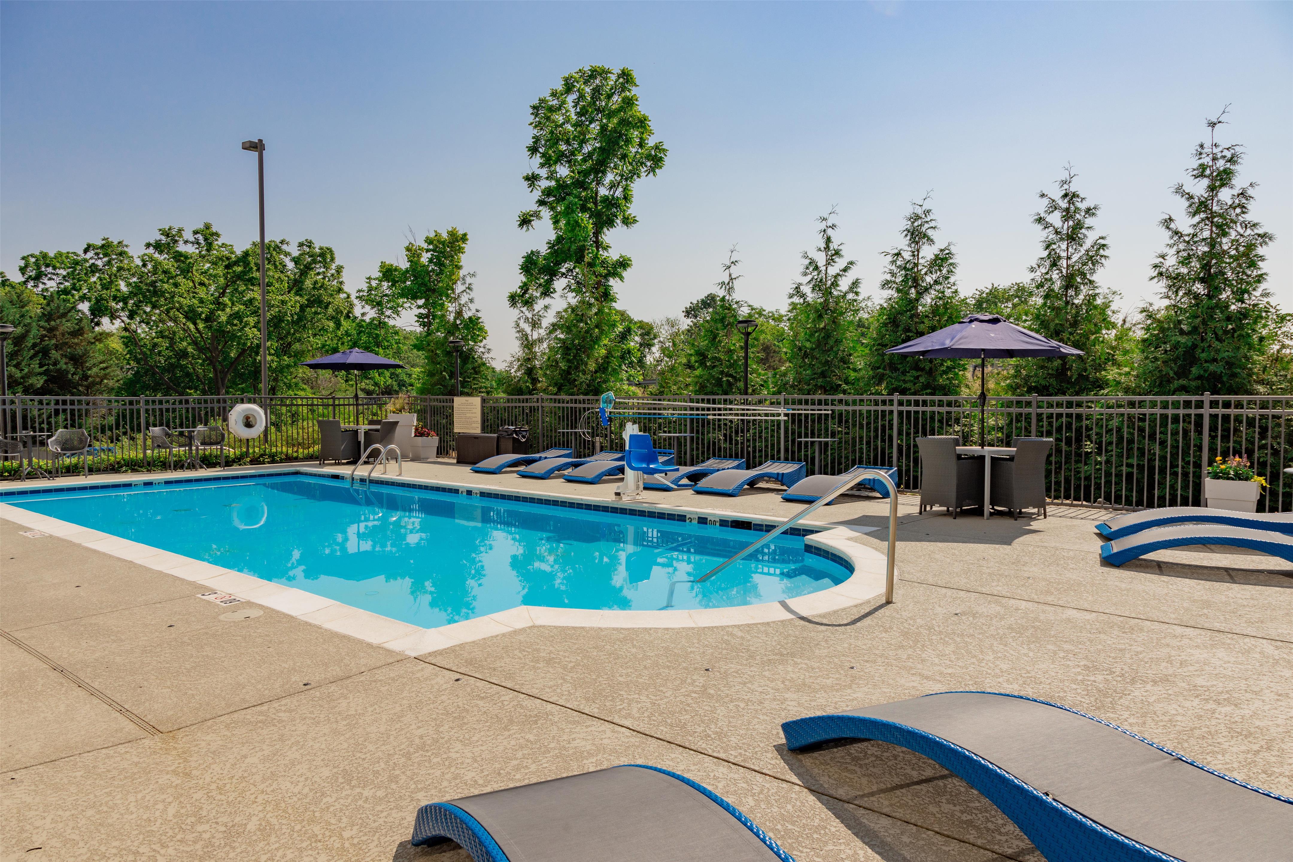 Pool | Hampton Inn Winchester