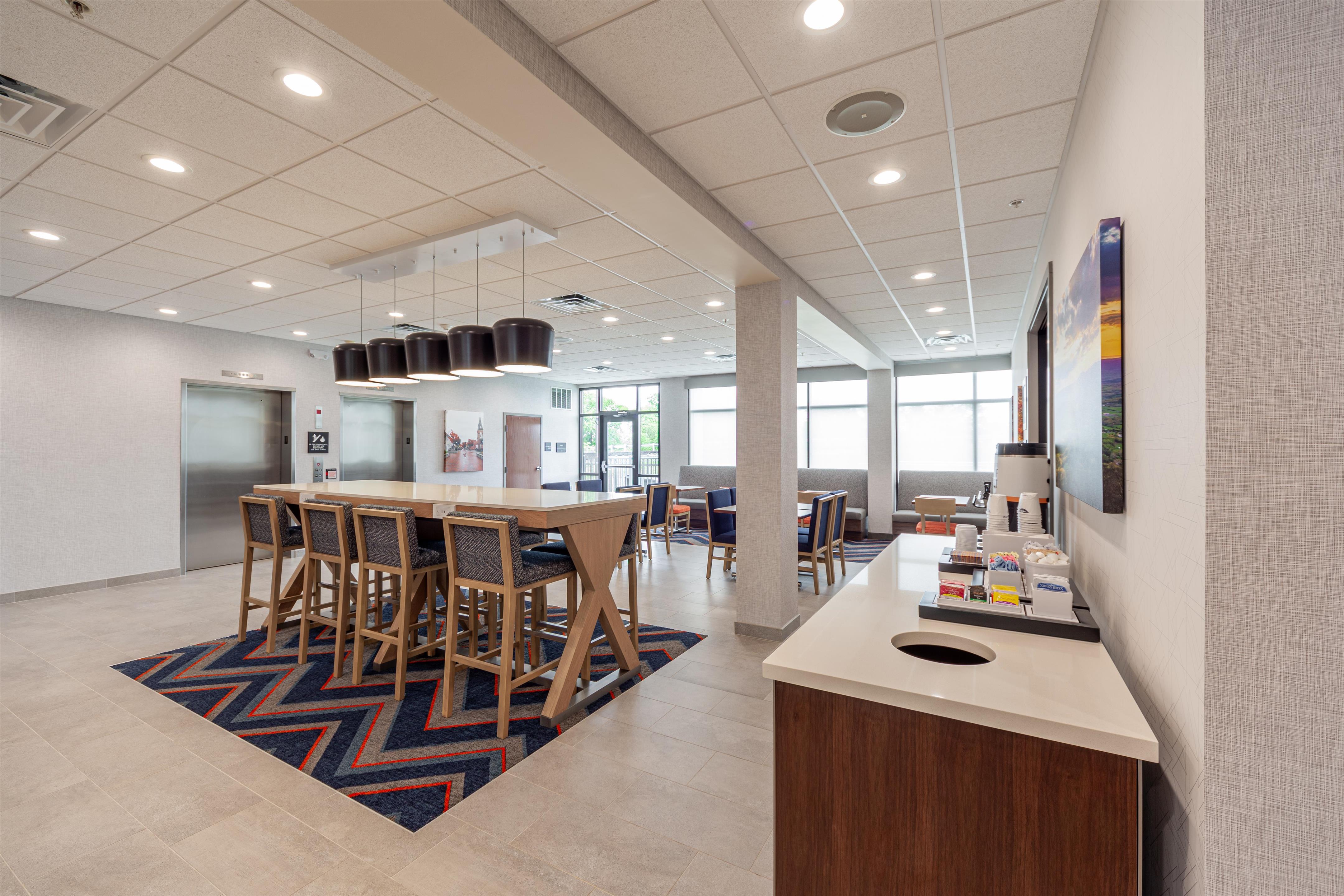 Restaurant | Hampton Inn Winchester