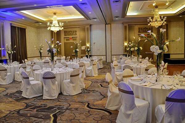 Restaurant - Hilton Hotel Woodcliff Lake