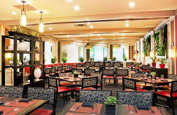Restaurant - Hilton Hotel Woodcliff Lake
