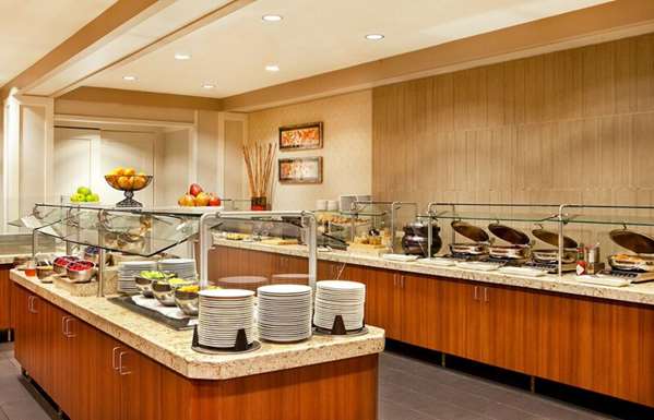 Amenities - Hilton Hotel Woodcliff Lake