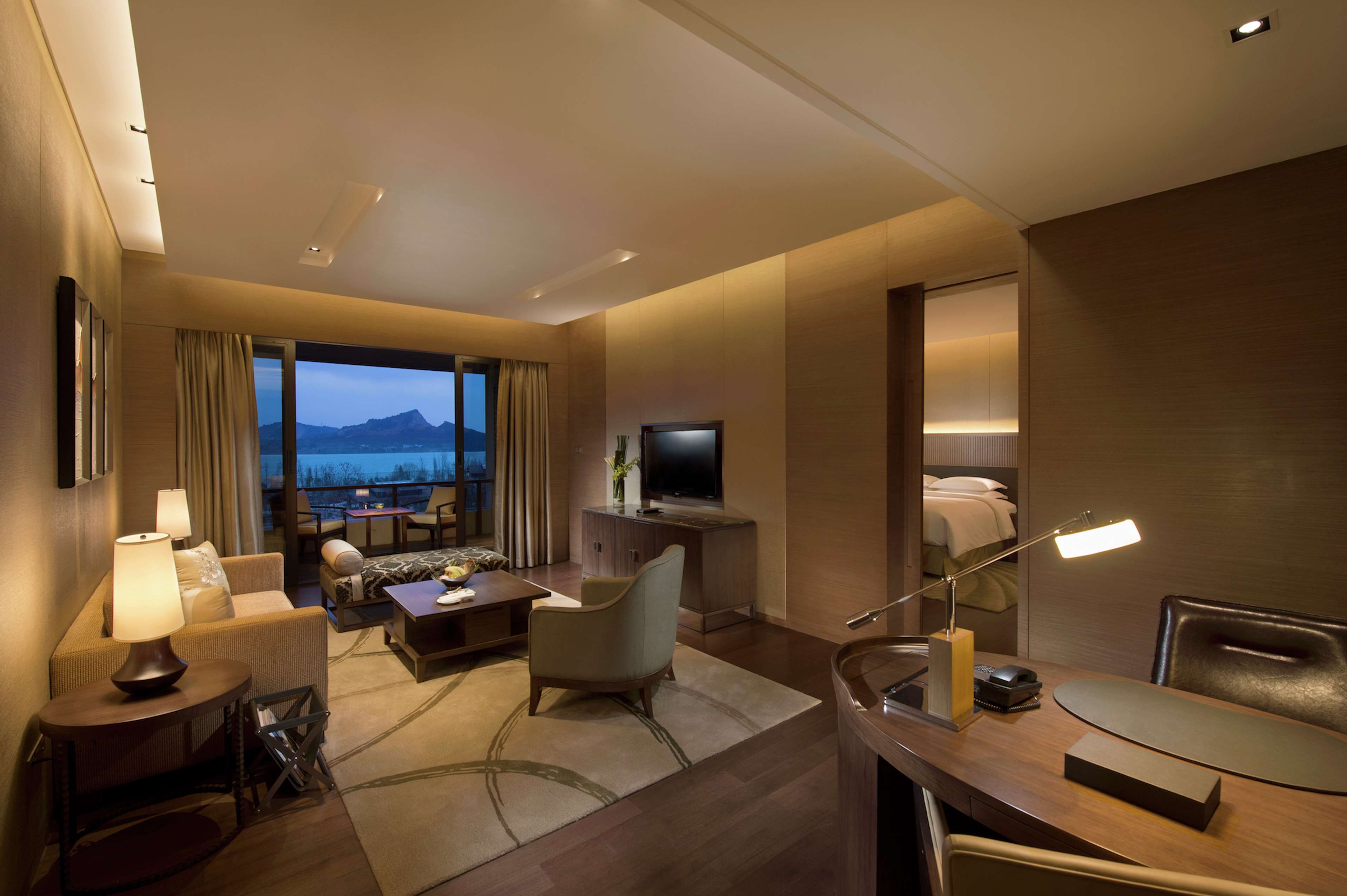 Hilton Wuhan Optics Valley Room Type - KING ONE BEDROOM SUITE